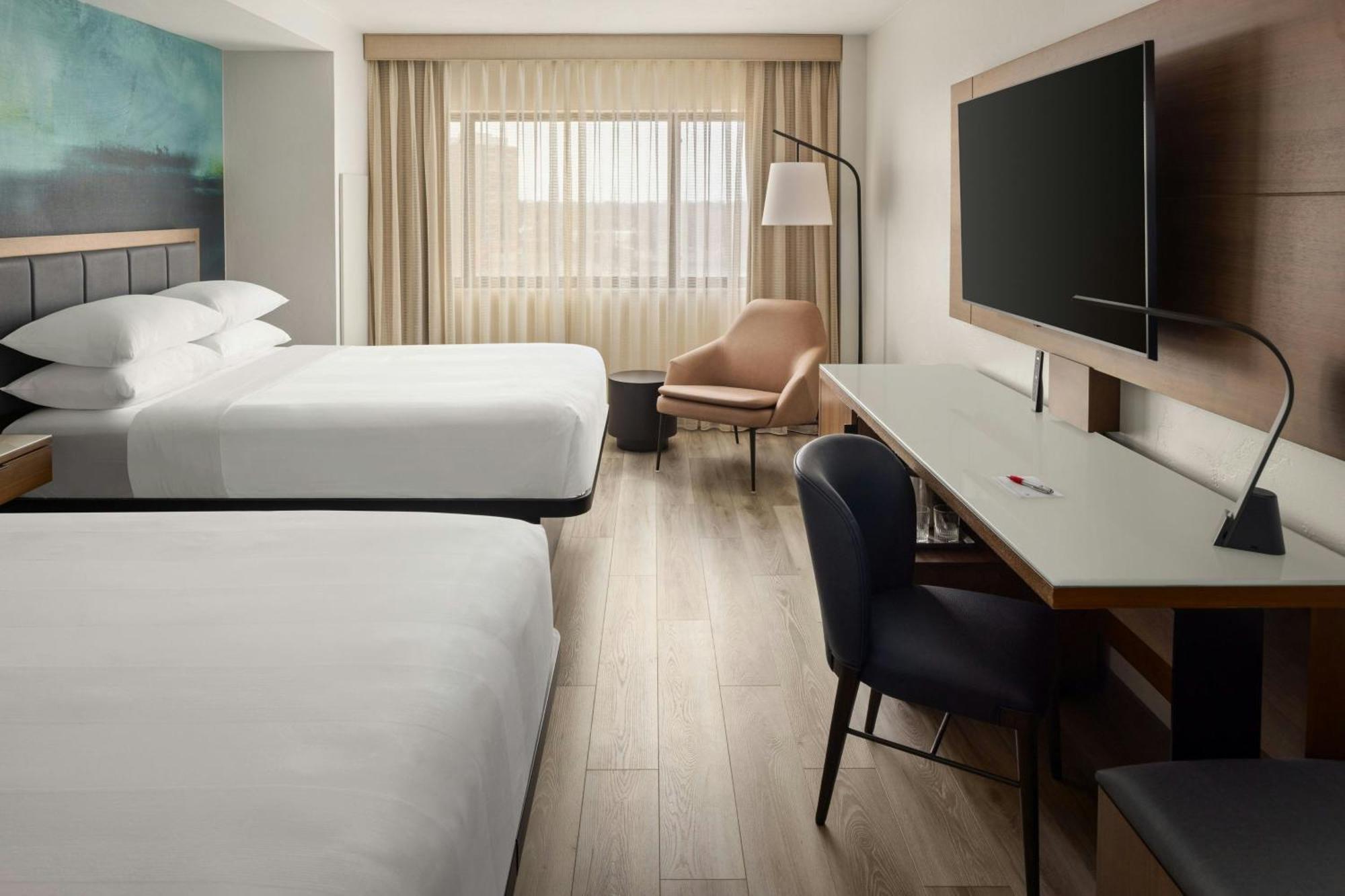 Double Queen Room Two Queen Beds Waterview