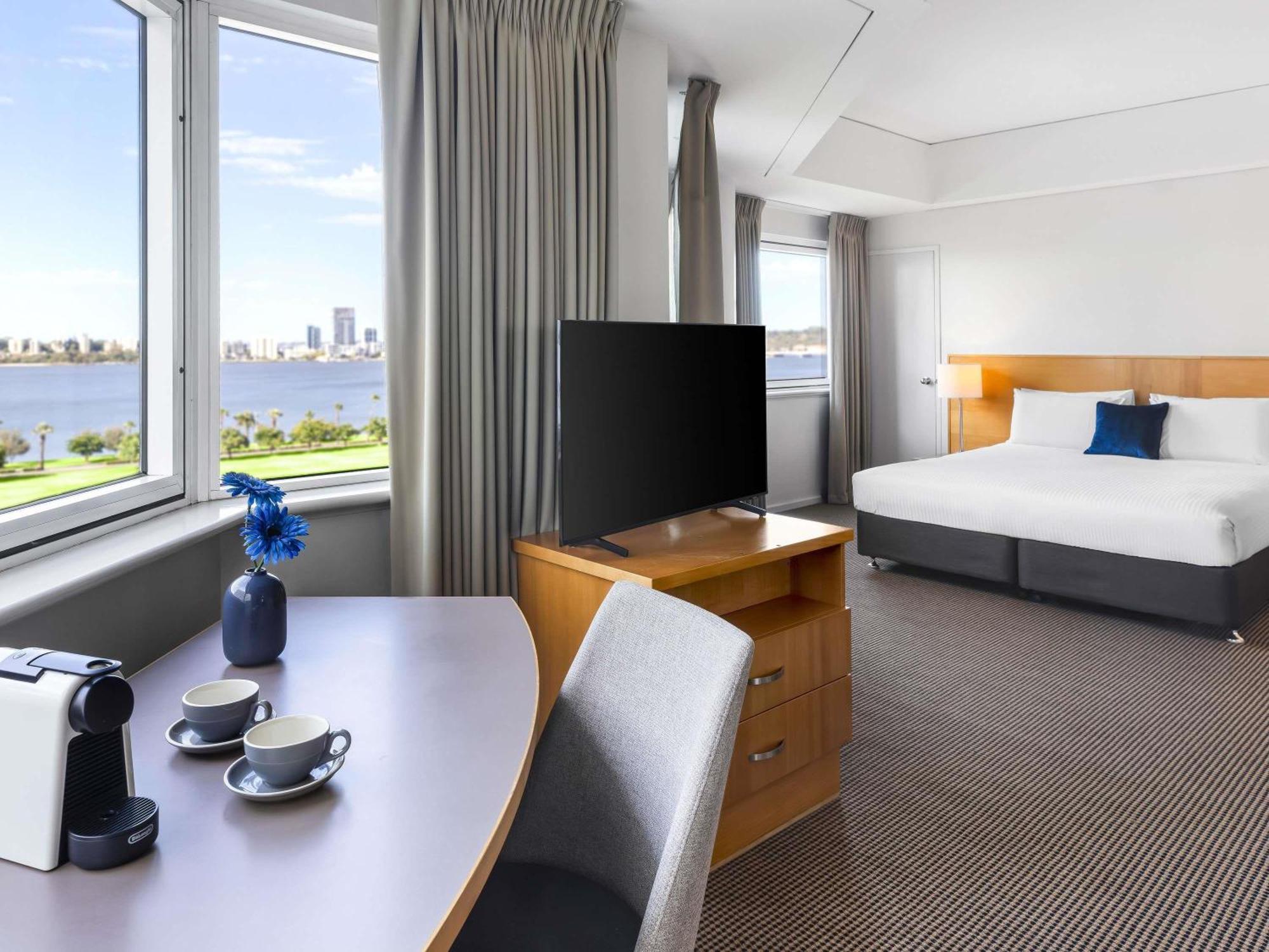 Junior King Suite