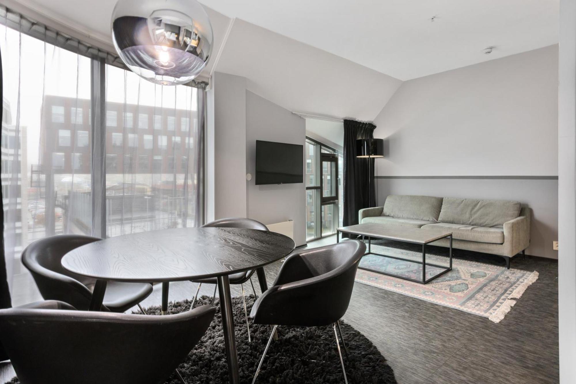 Family Room,1770477822:JPEG
