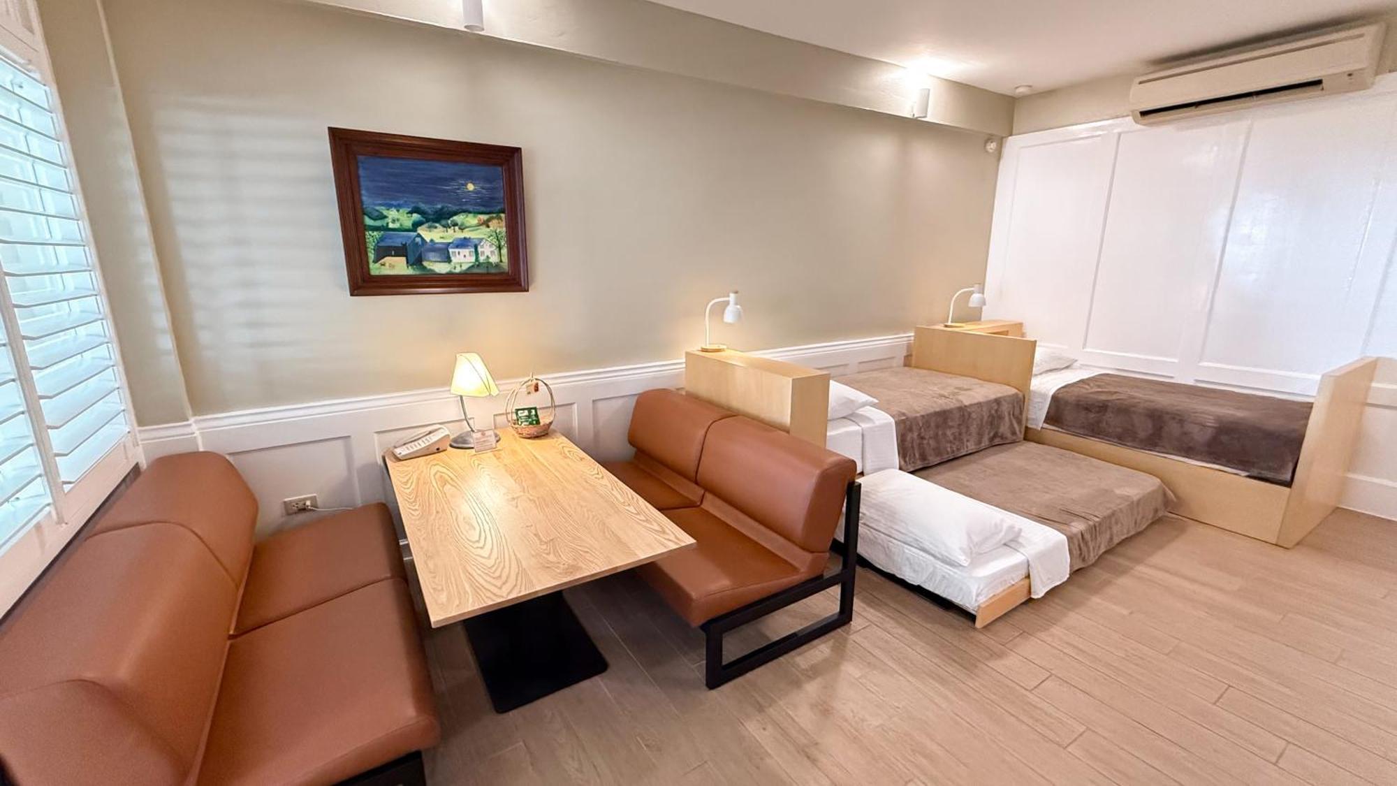 Fourplex Room of
