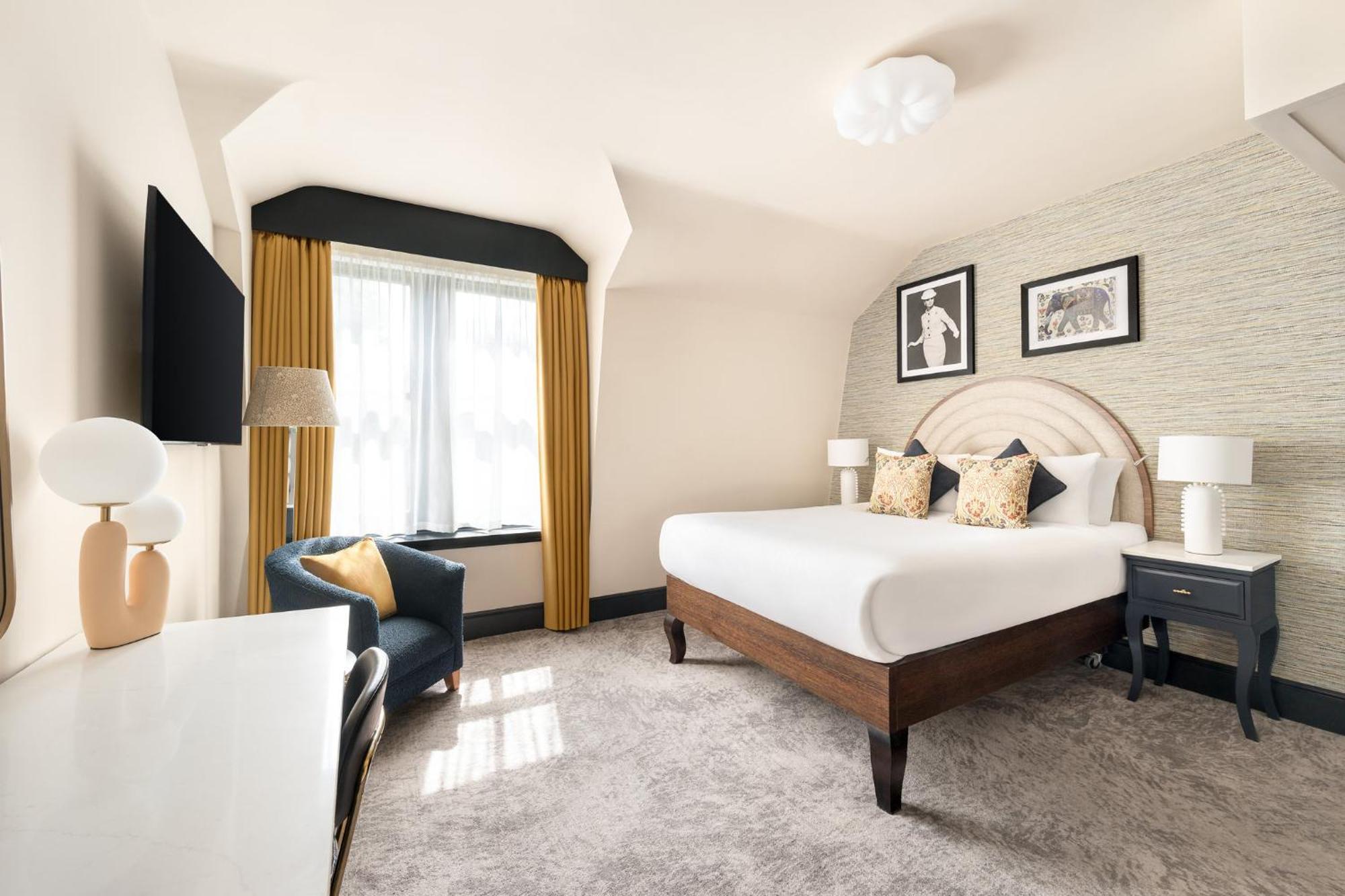 Premium Queen Room