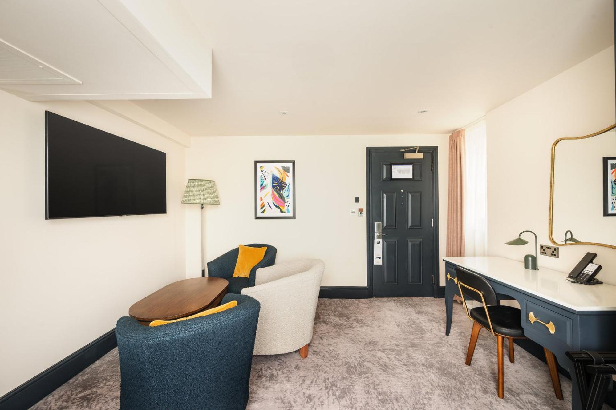 Queen Suite