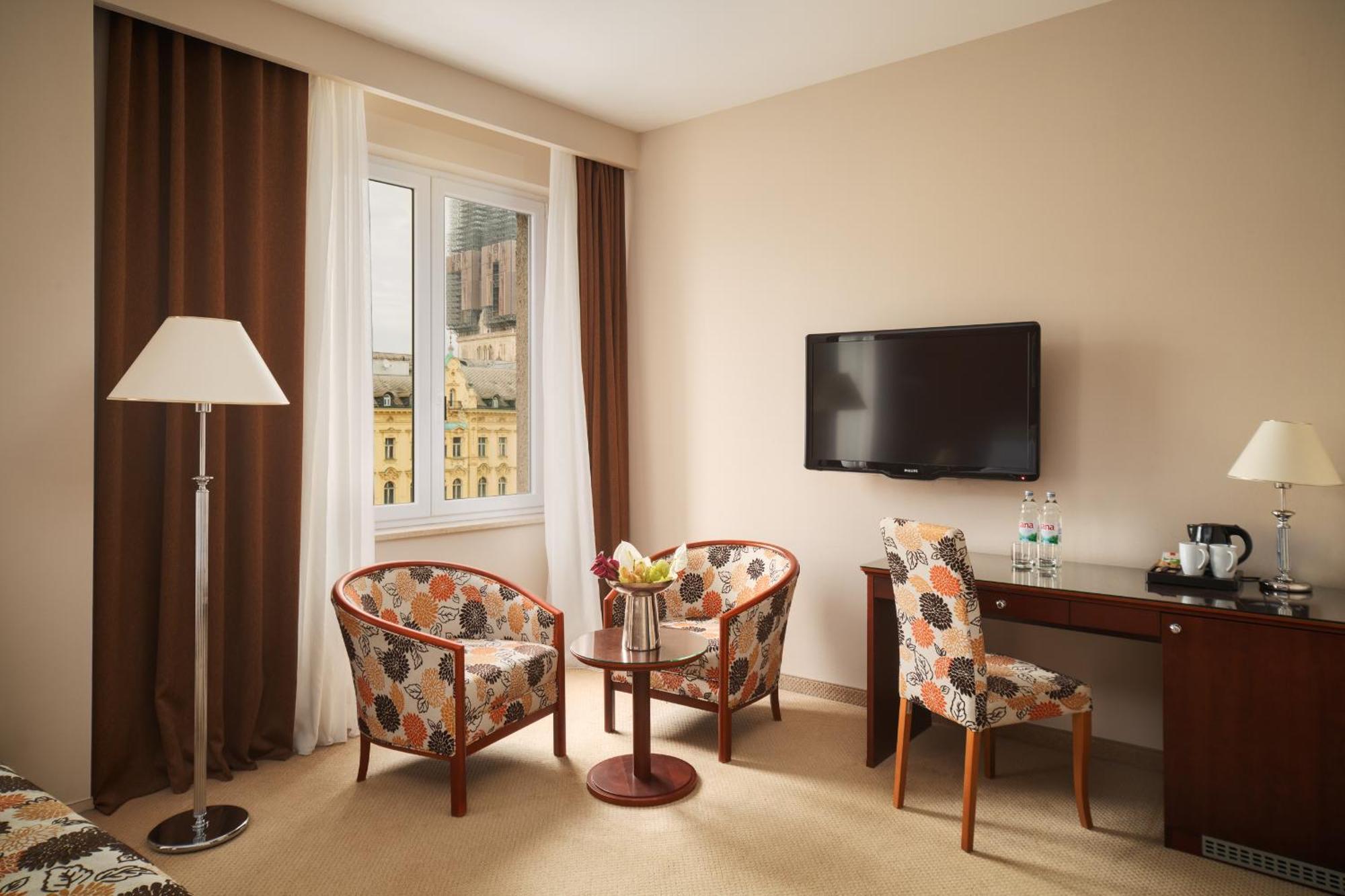 Deluxe King Room