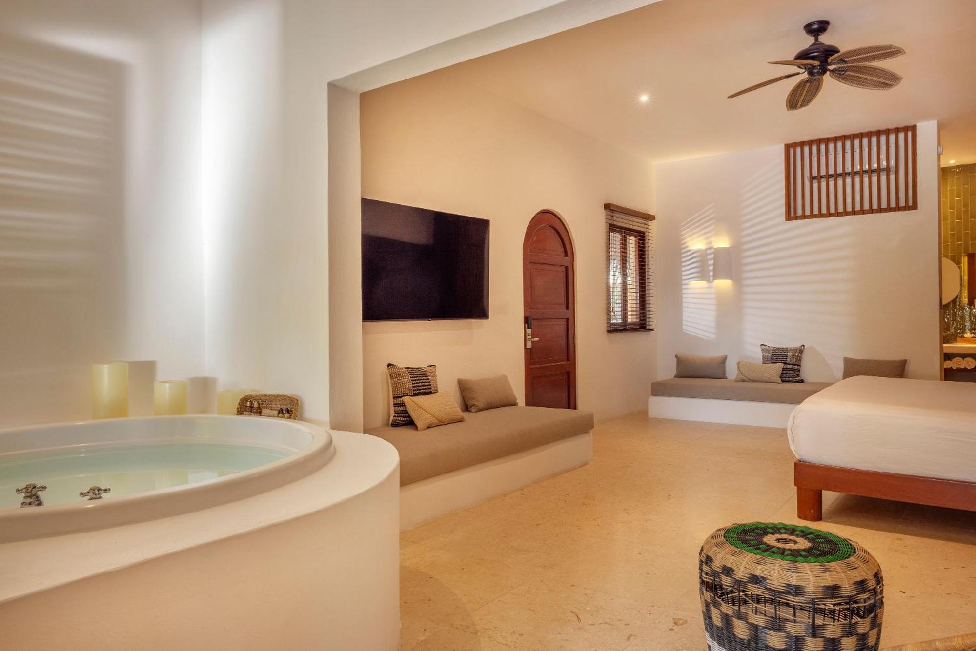 Junior Suite Superior with Spa bath (3 persons)