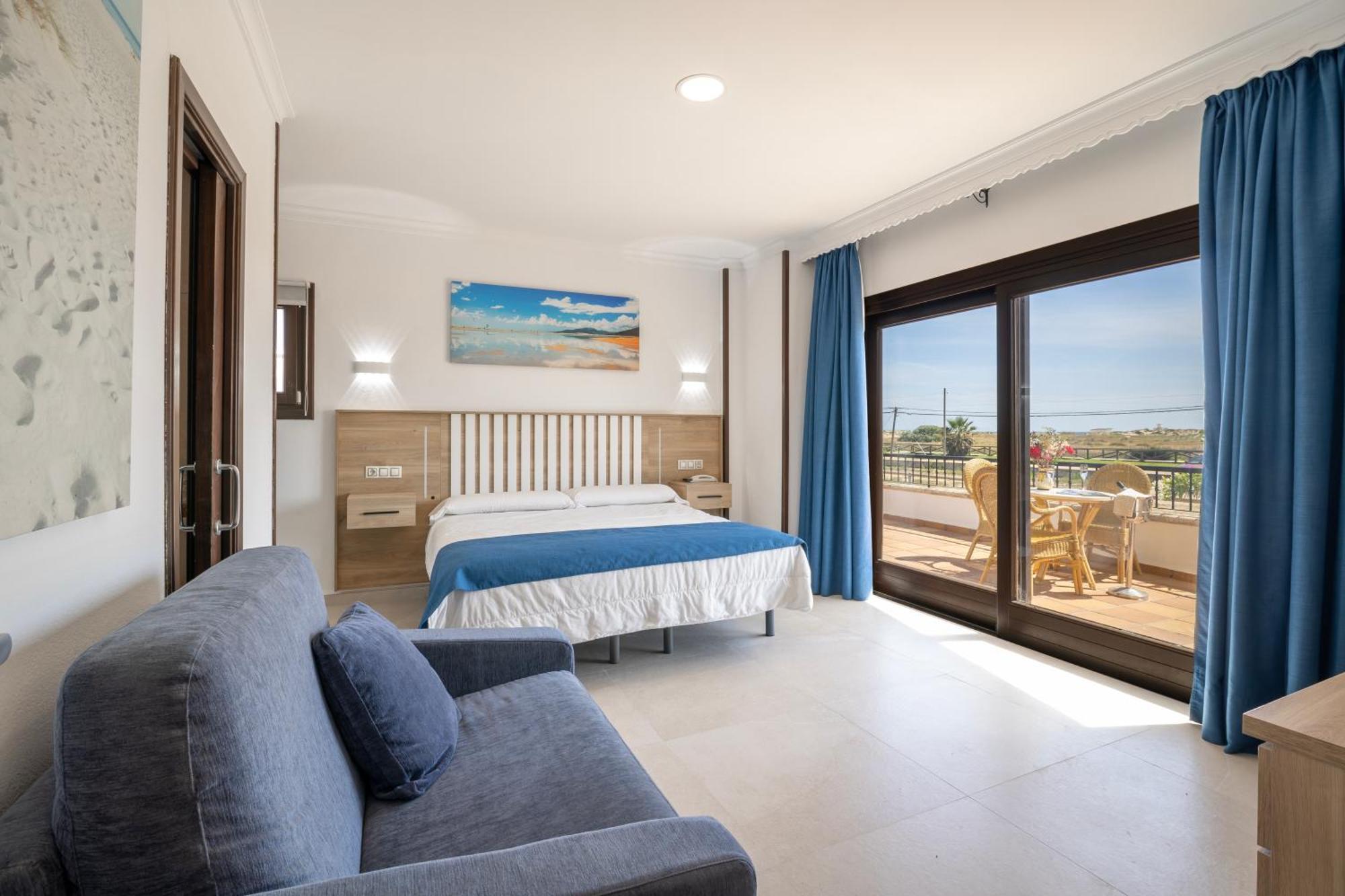 Double or Twin Room Sea View