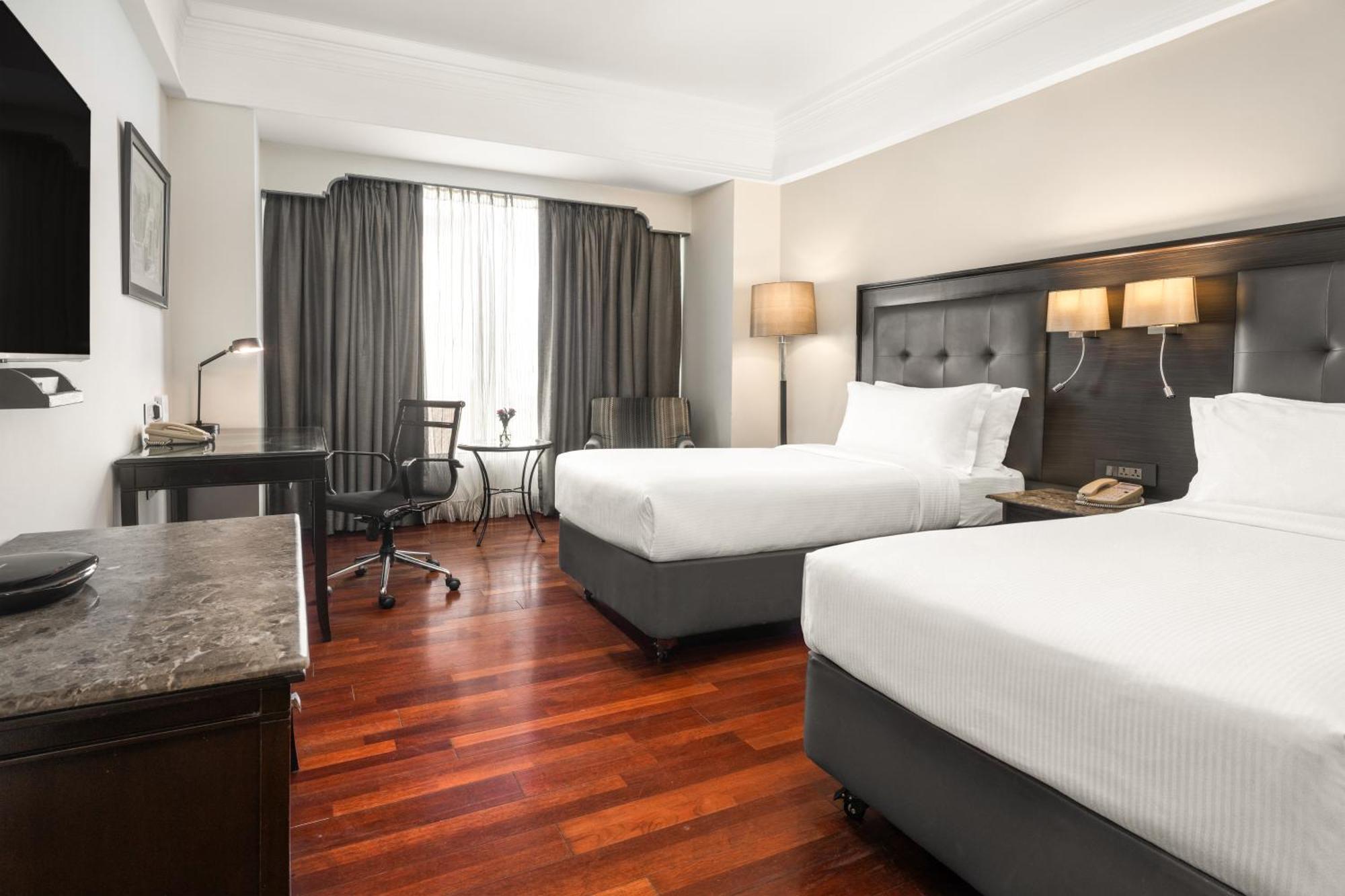 Classic Twin Room with Pool View - Smoking