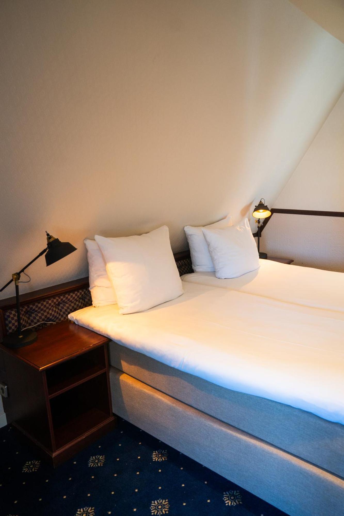 Small Twin Room,1771694476:JPEG