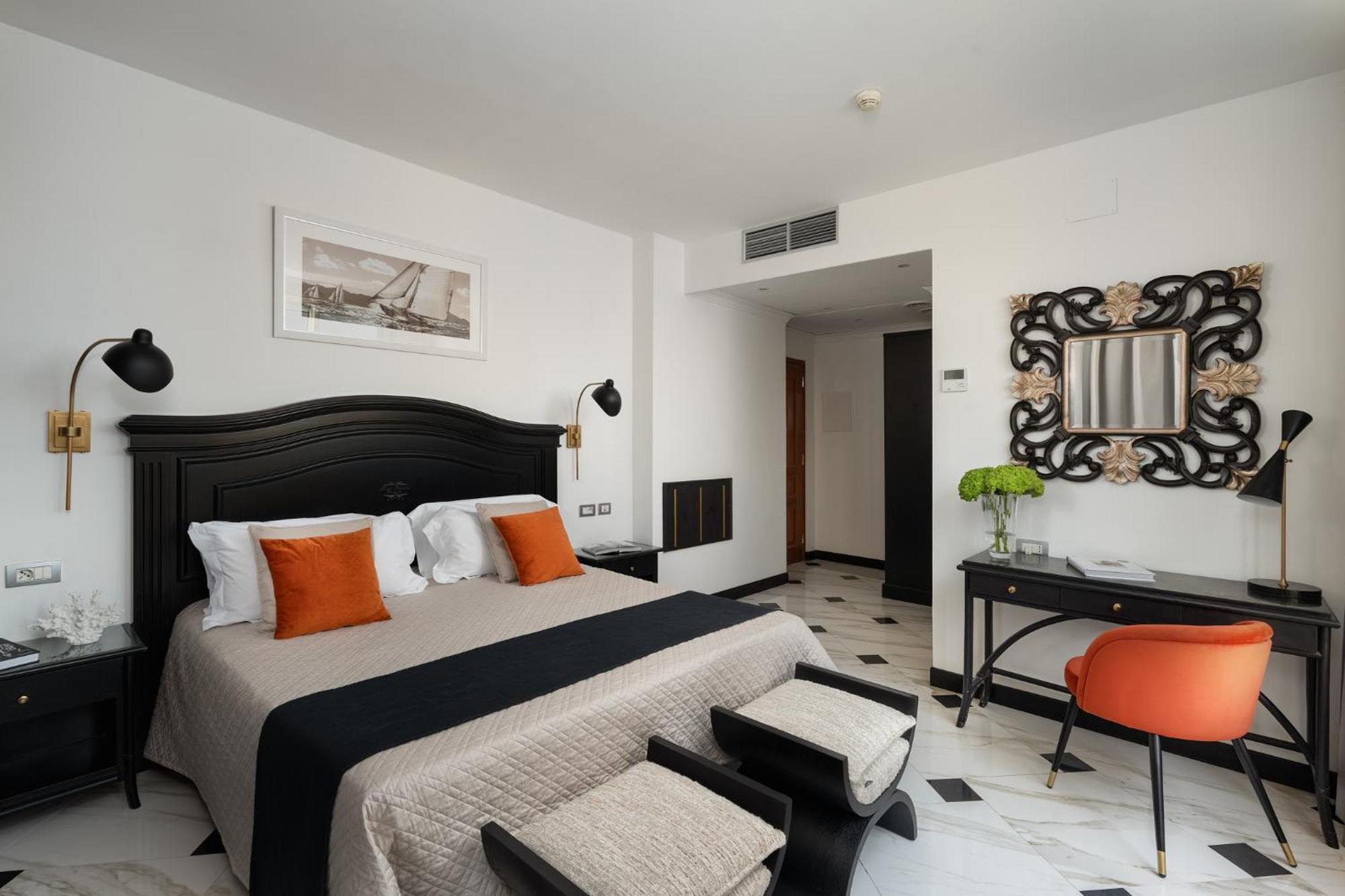 Panoramic Double or Twin Room with Sea View