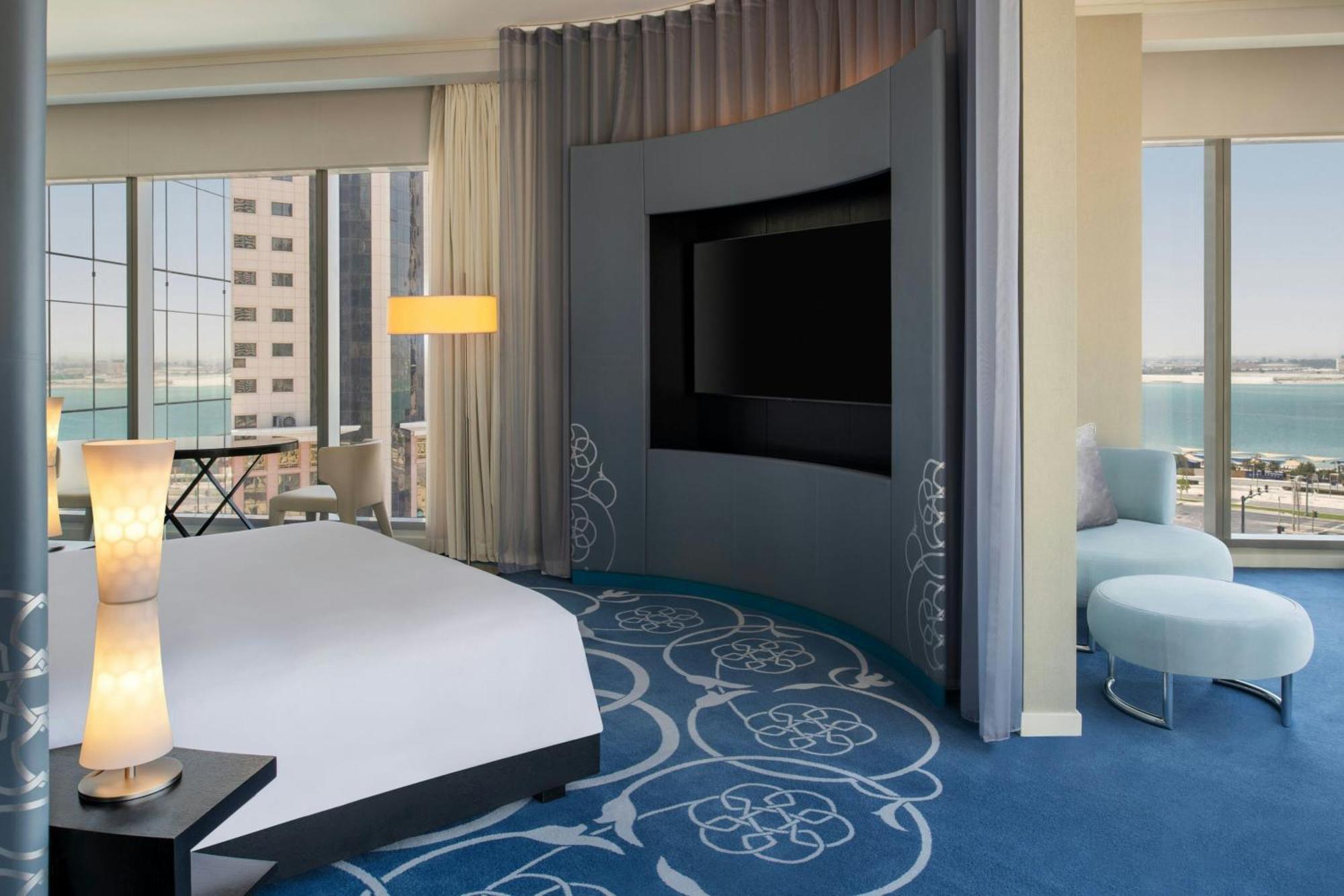 Urban Suite – King Size Sea View Beach Access