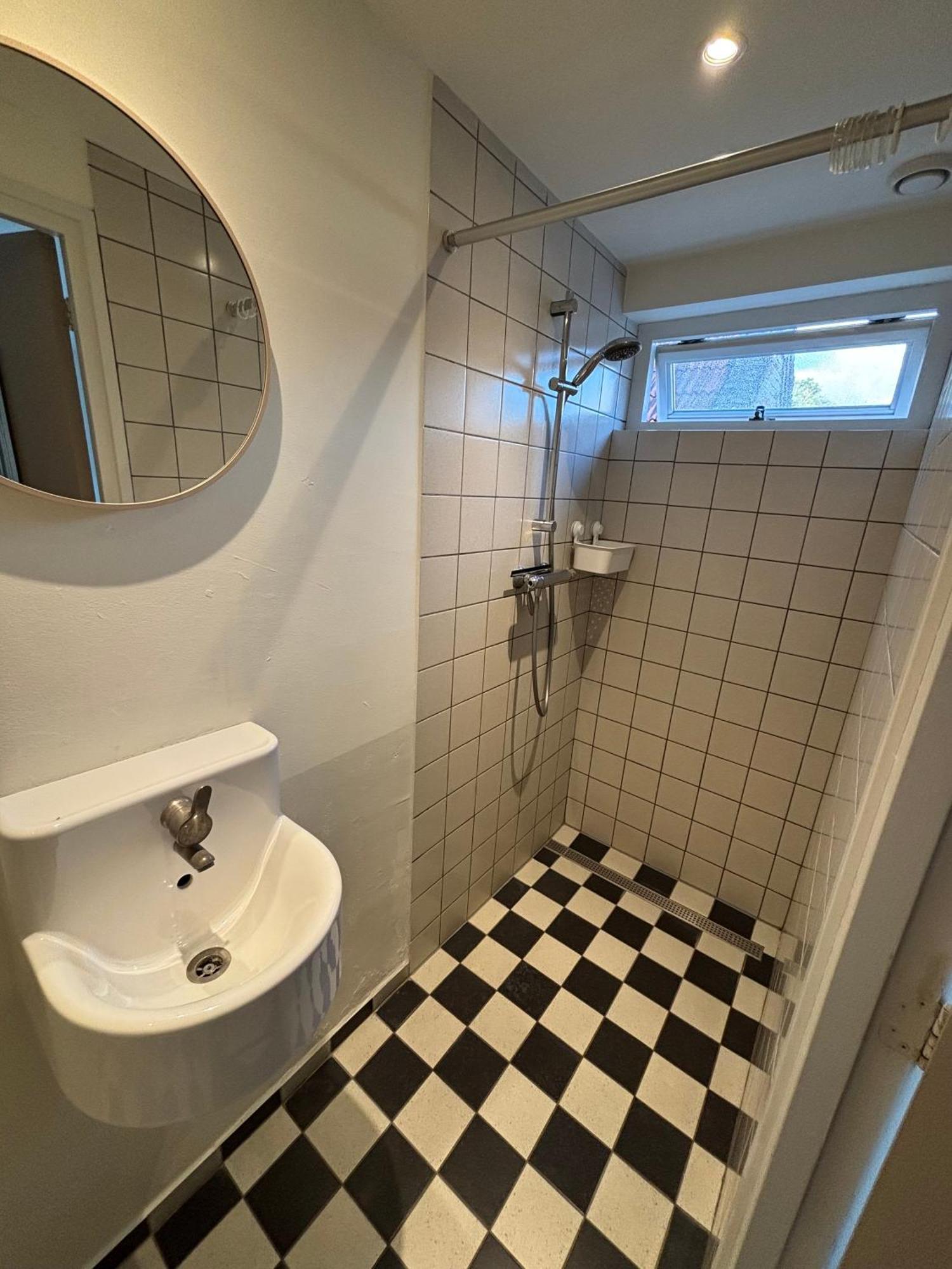 Double Room Shower