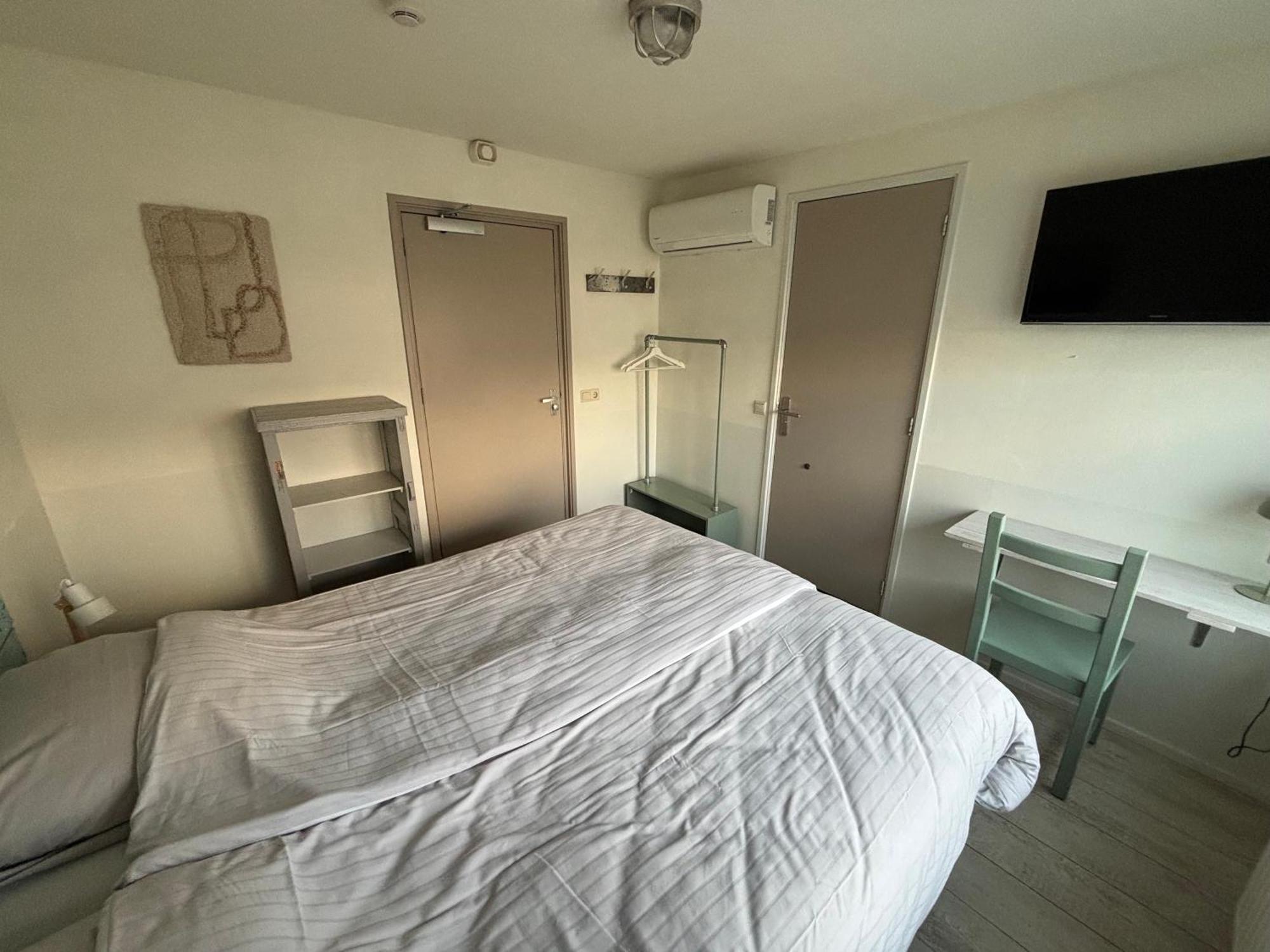 Double Room Shower