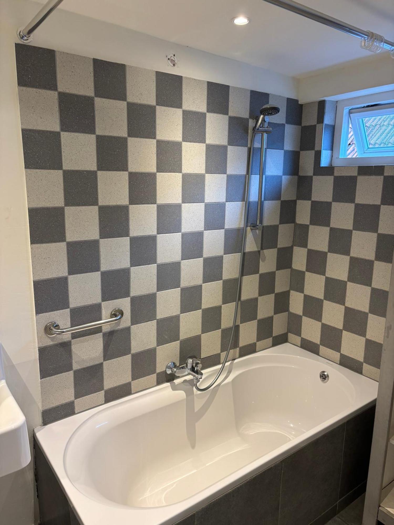 Double Room Bath Airconditioning