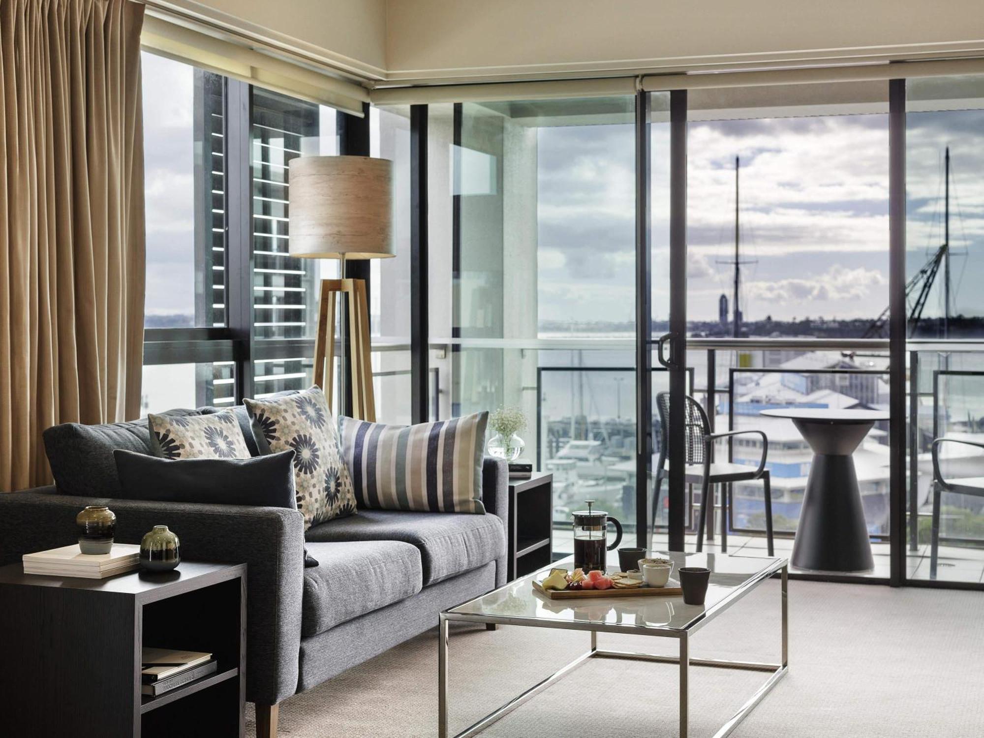 Deluxe One-Bedroom Suite Marina View