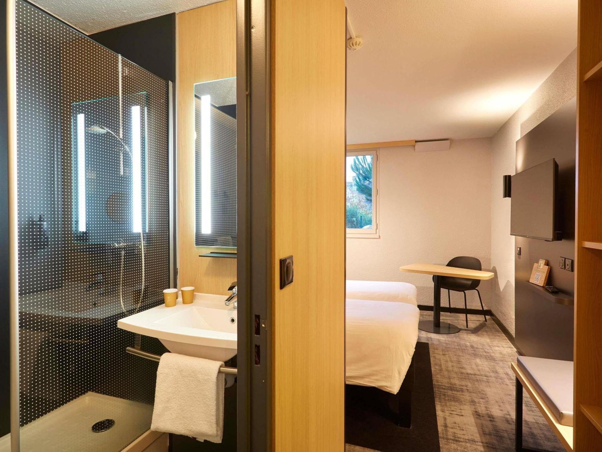 Standard Room Two Single Beds