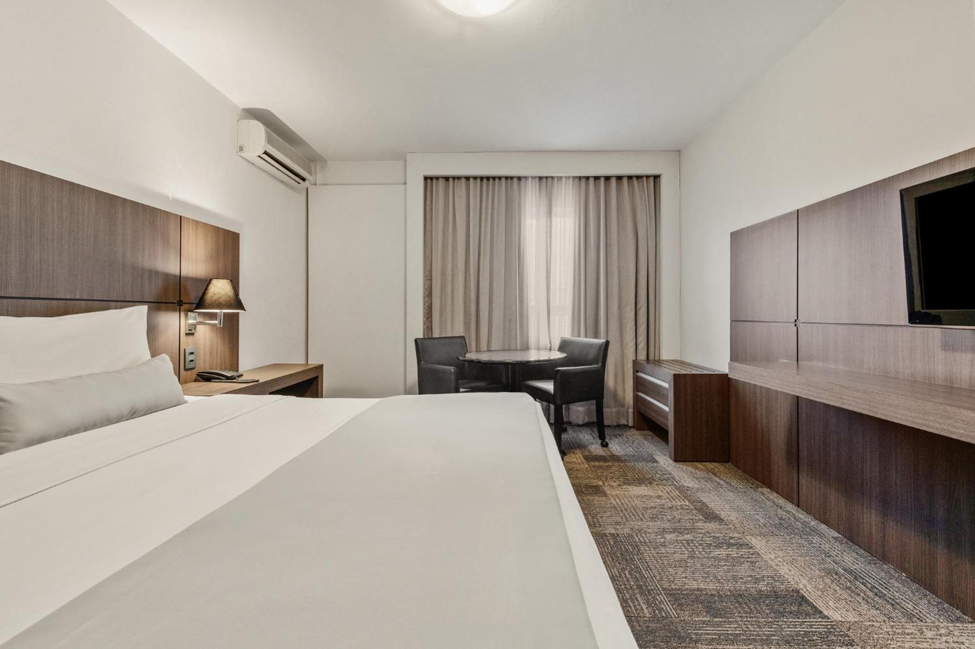 Executive Suite,1772073670:JPEG