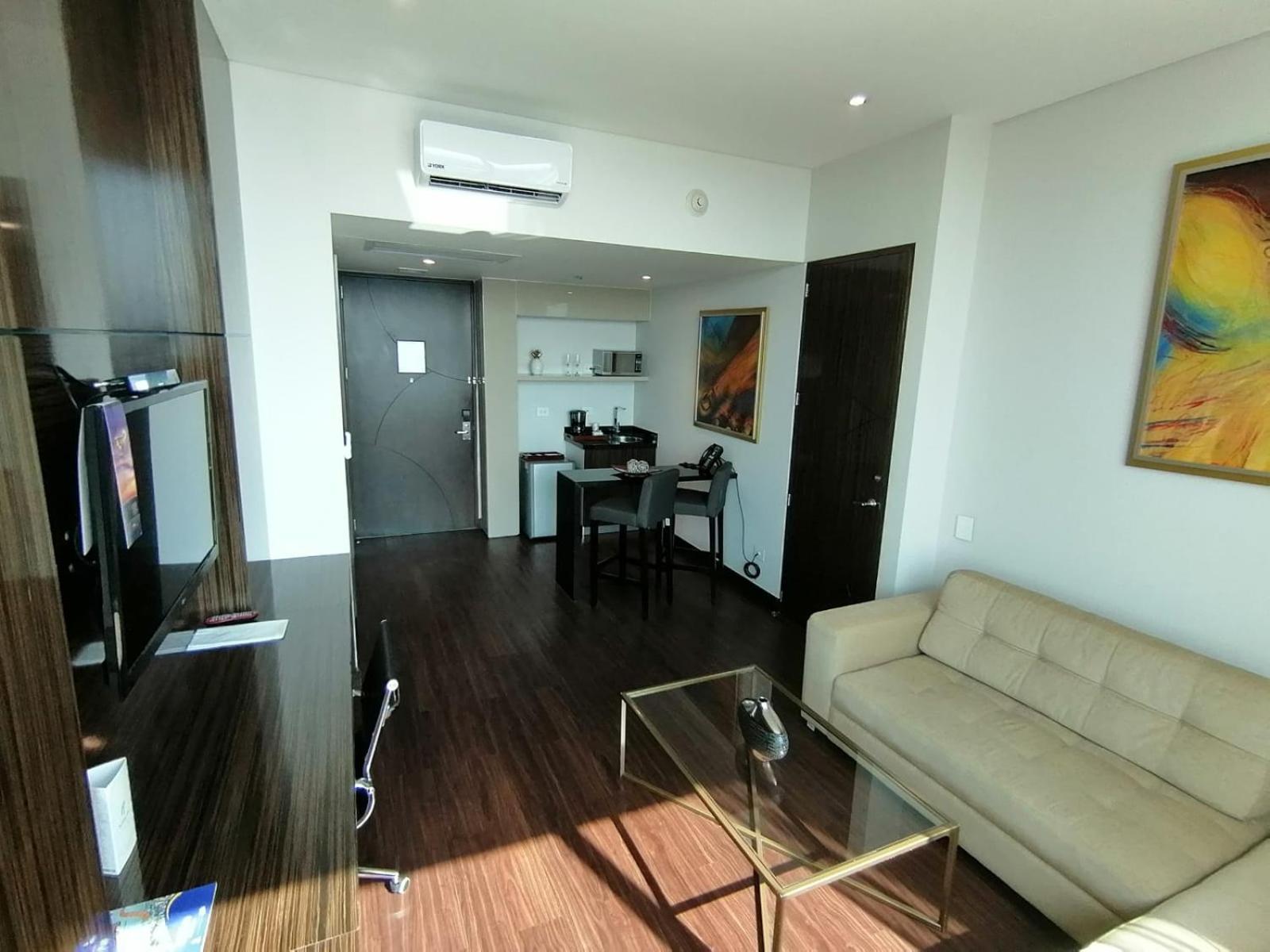 One-Bedroom King Suite with Walk In Shower