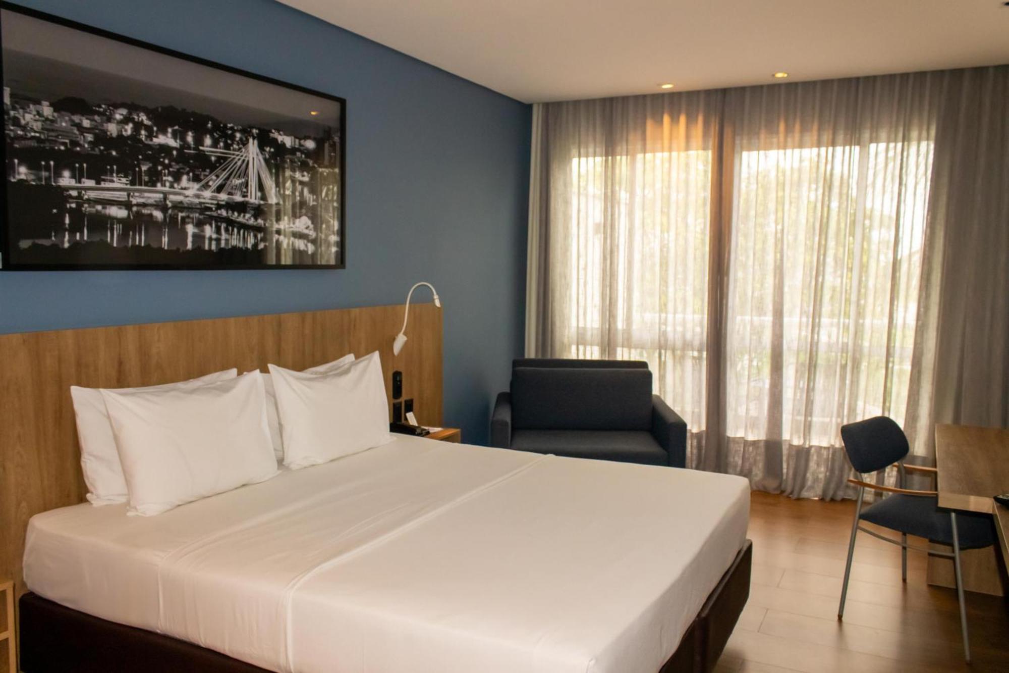 Quarto Duplo Deluxe com Varanda e Vista do Mar