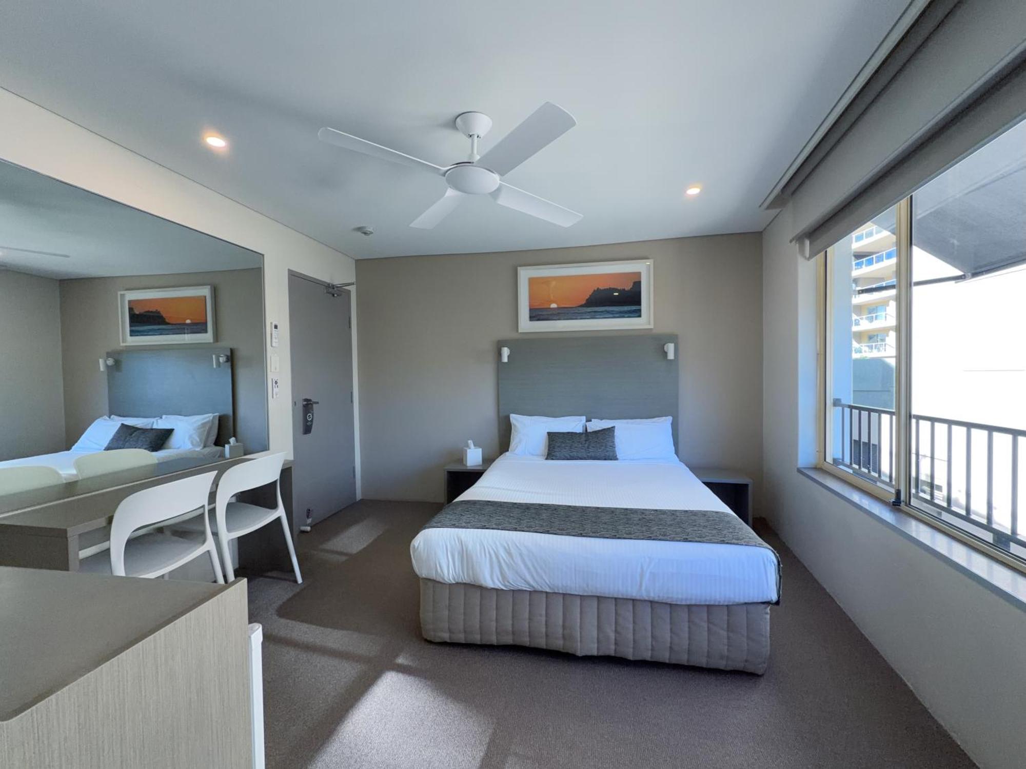 Motel Queen Room