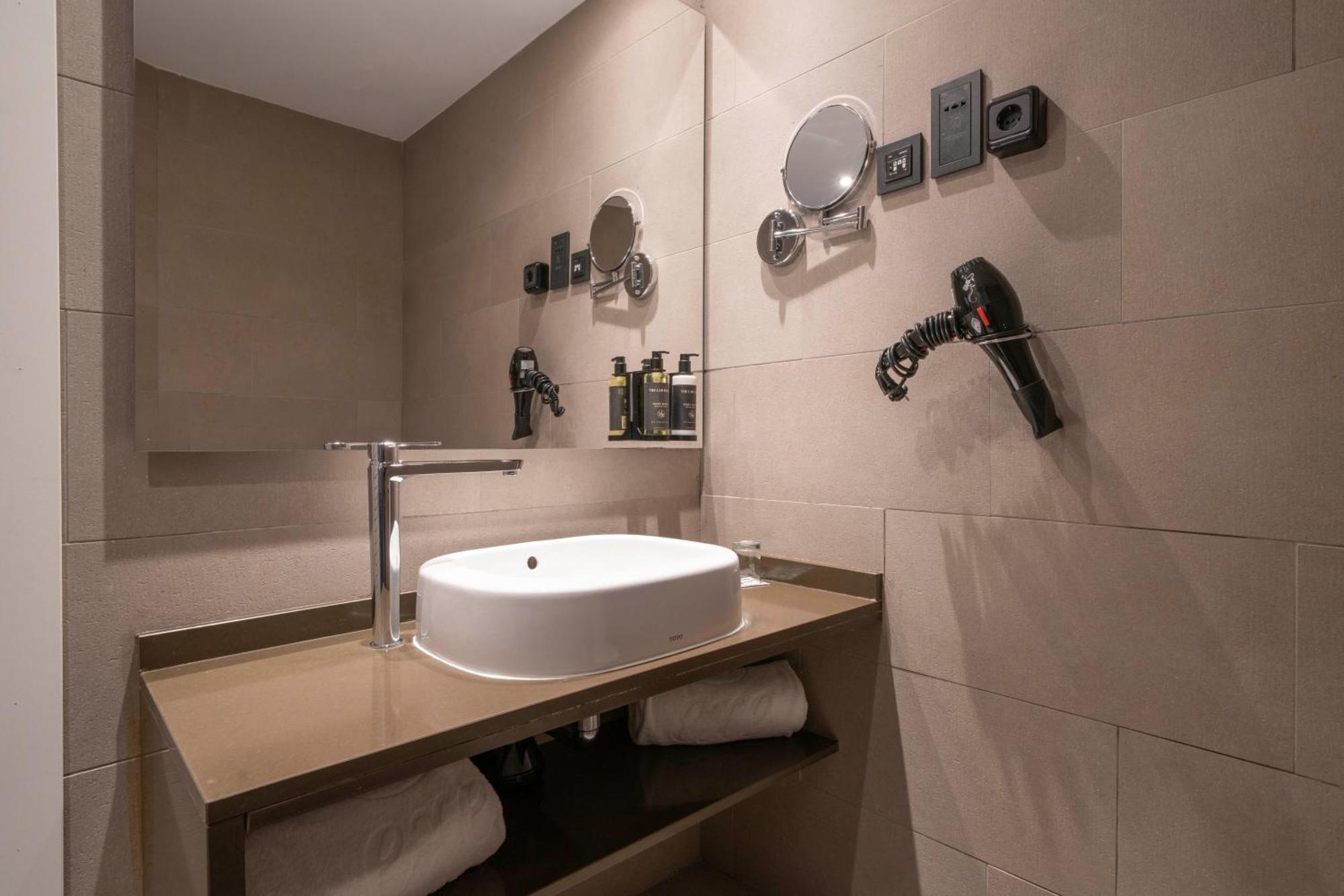 Double or Twin Room,1772933950:JPEG