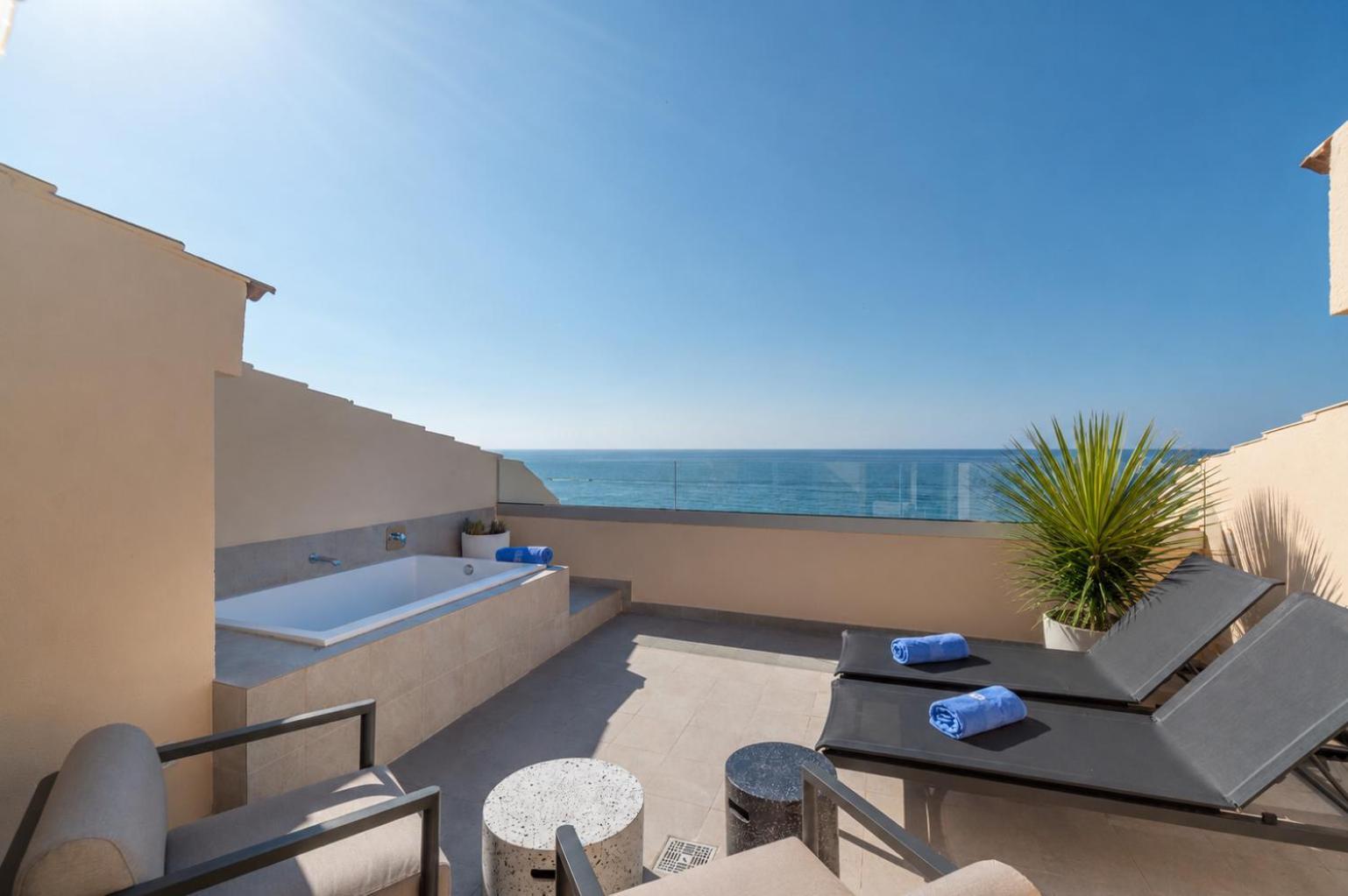 Suite Penthouse Doble con vistas al mar