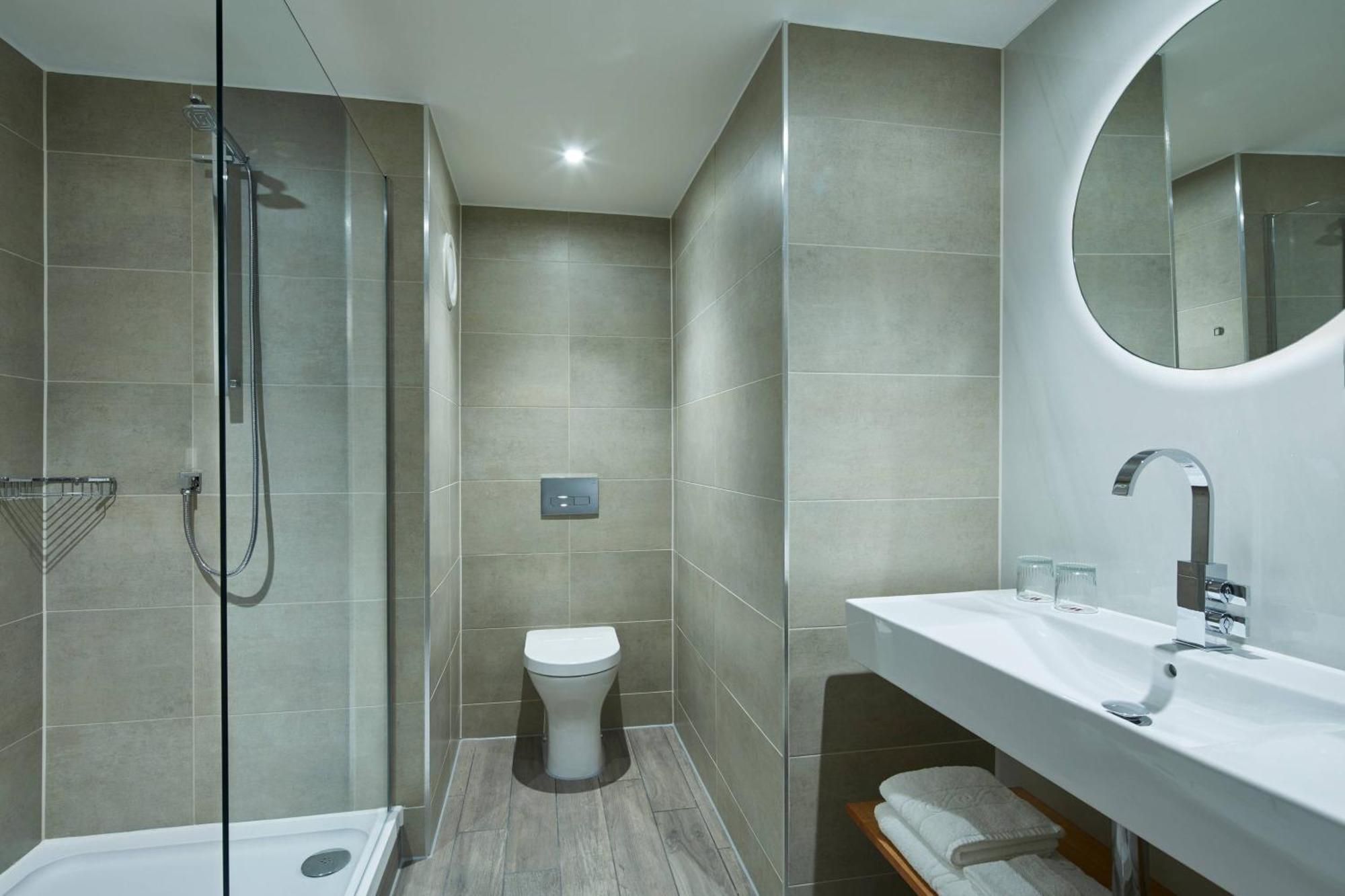 Duplex, 1 Bedroom Bi-level Suite, 1 King, River view