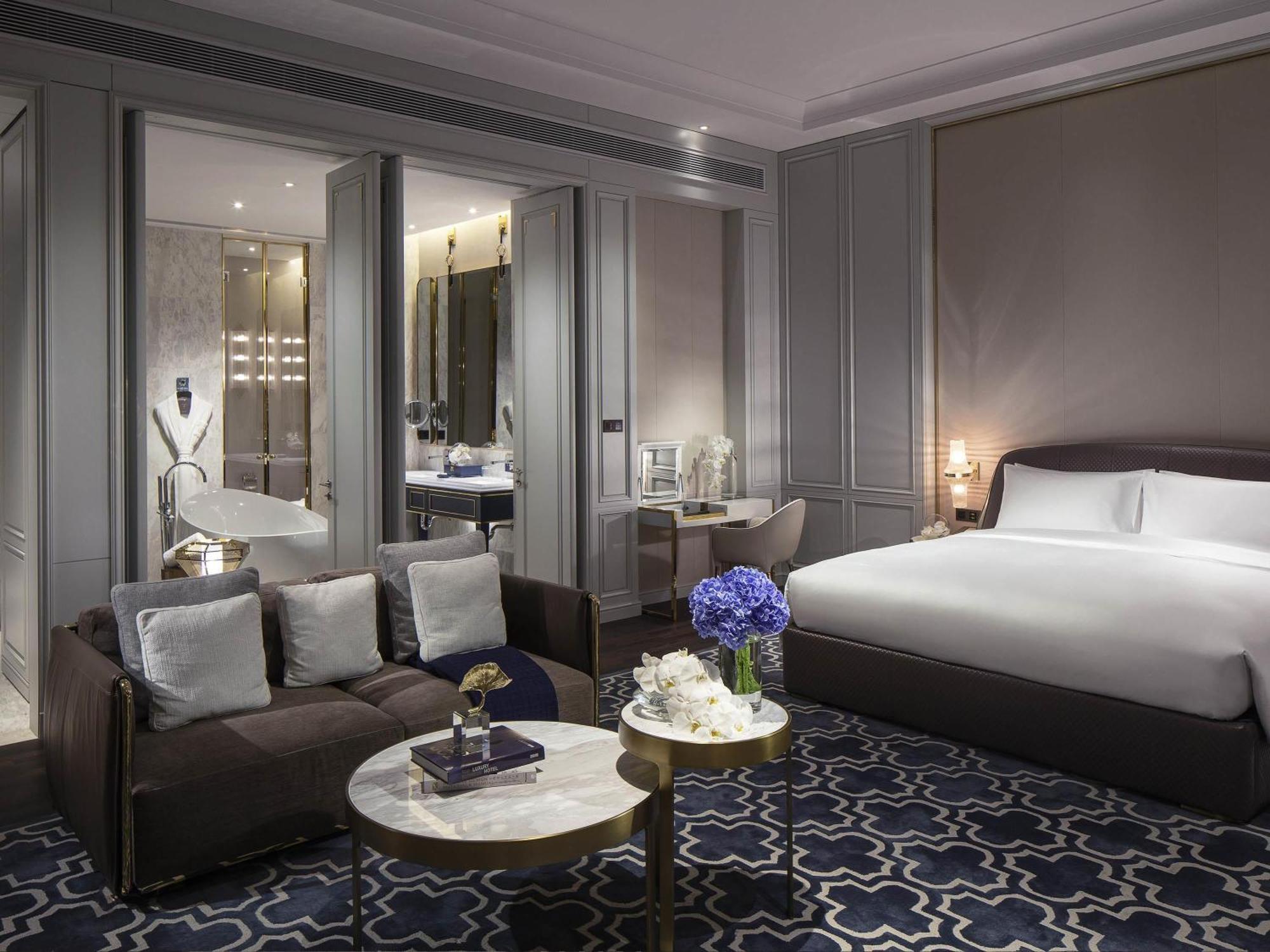 Junior Suite (King bed)