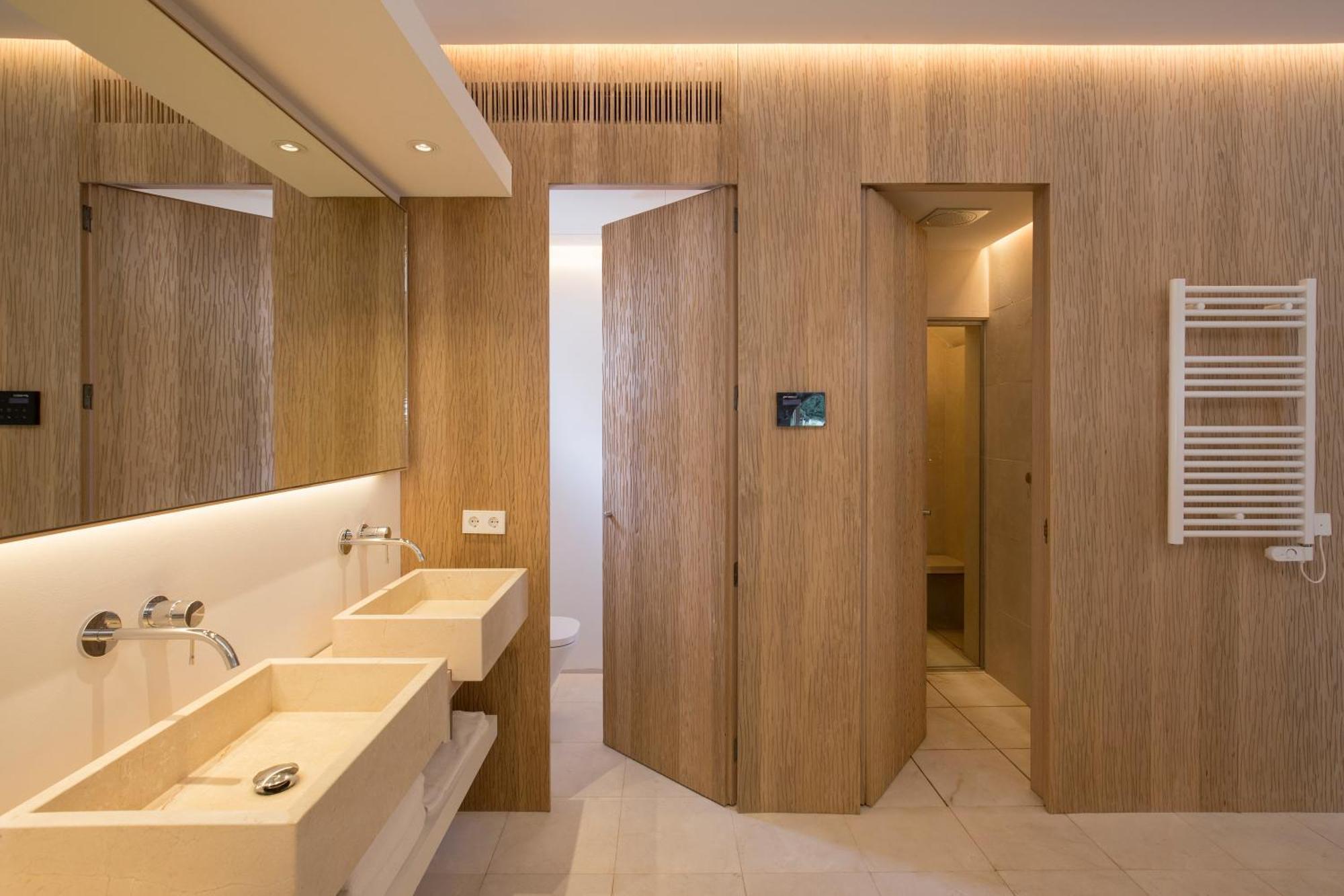 Luxury Suite
