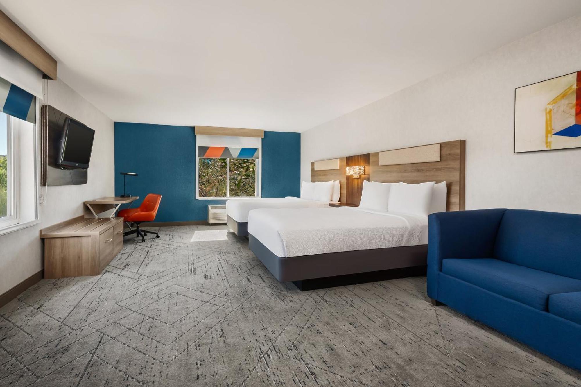 Queen Corner Suite Two Queen Beds