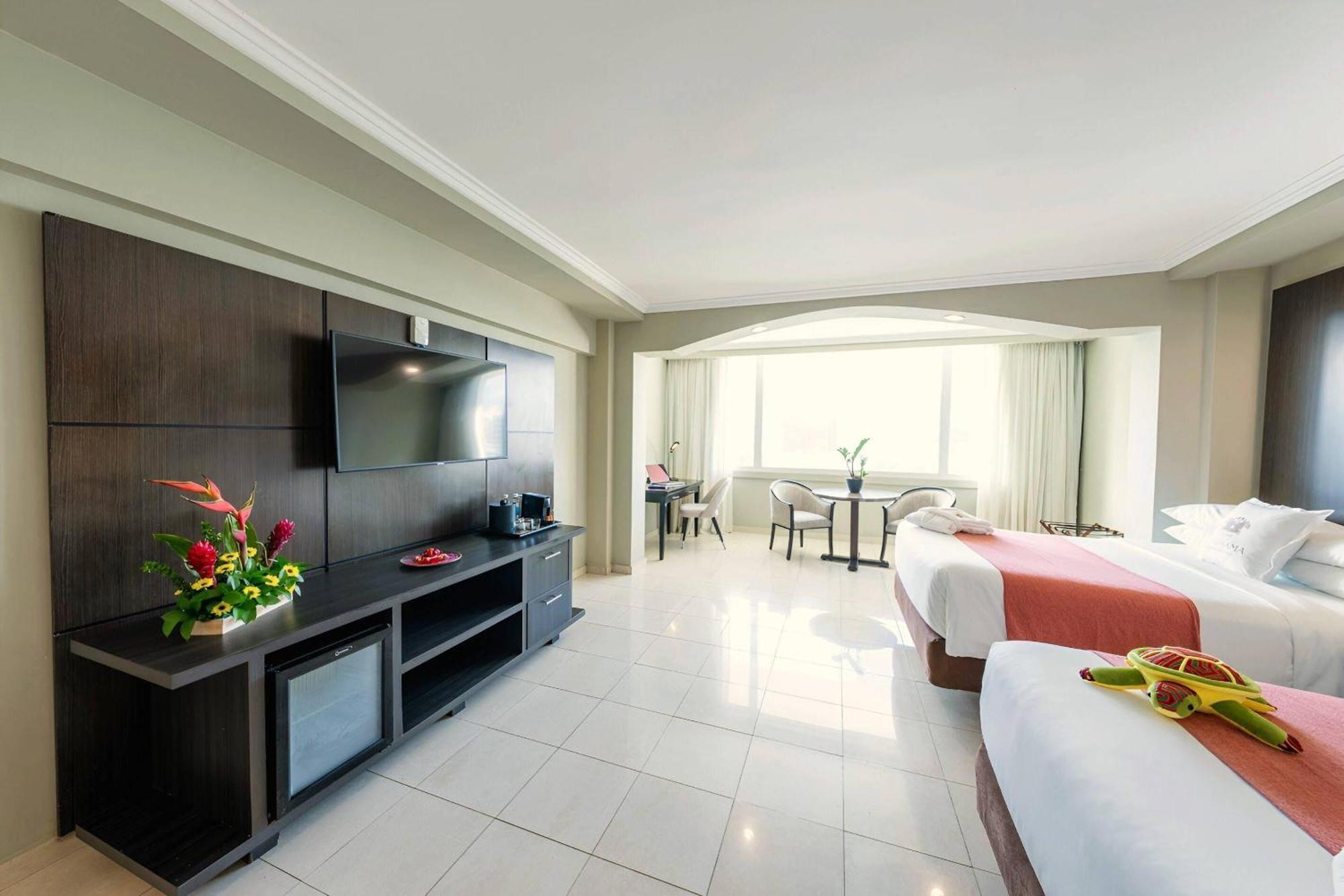 2 Double Beds Superior Room City View