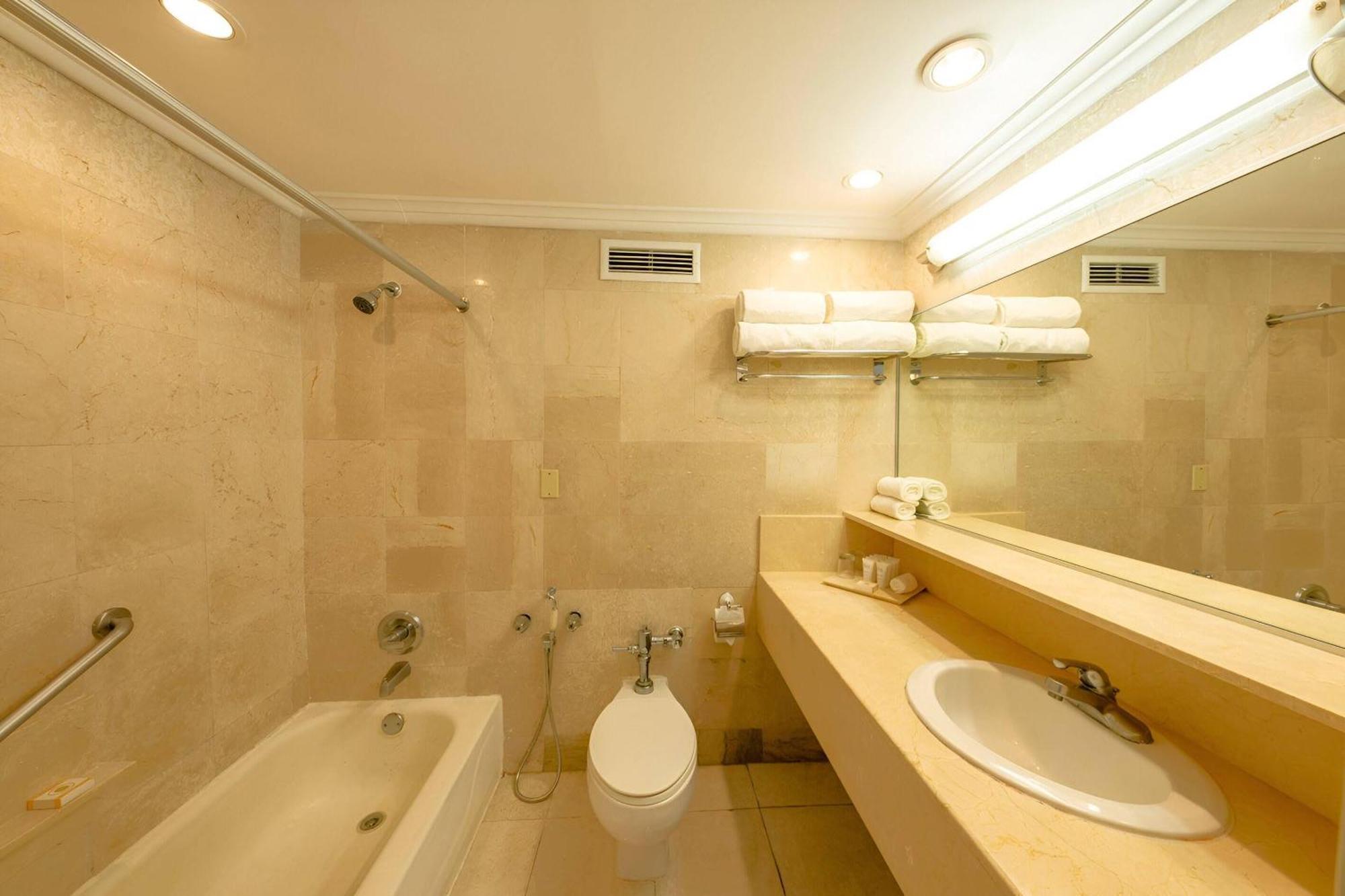 2 Double Beds Superior Room City View