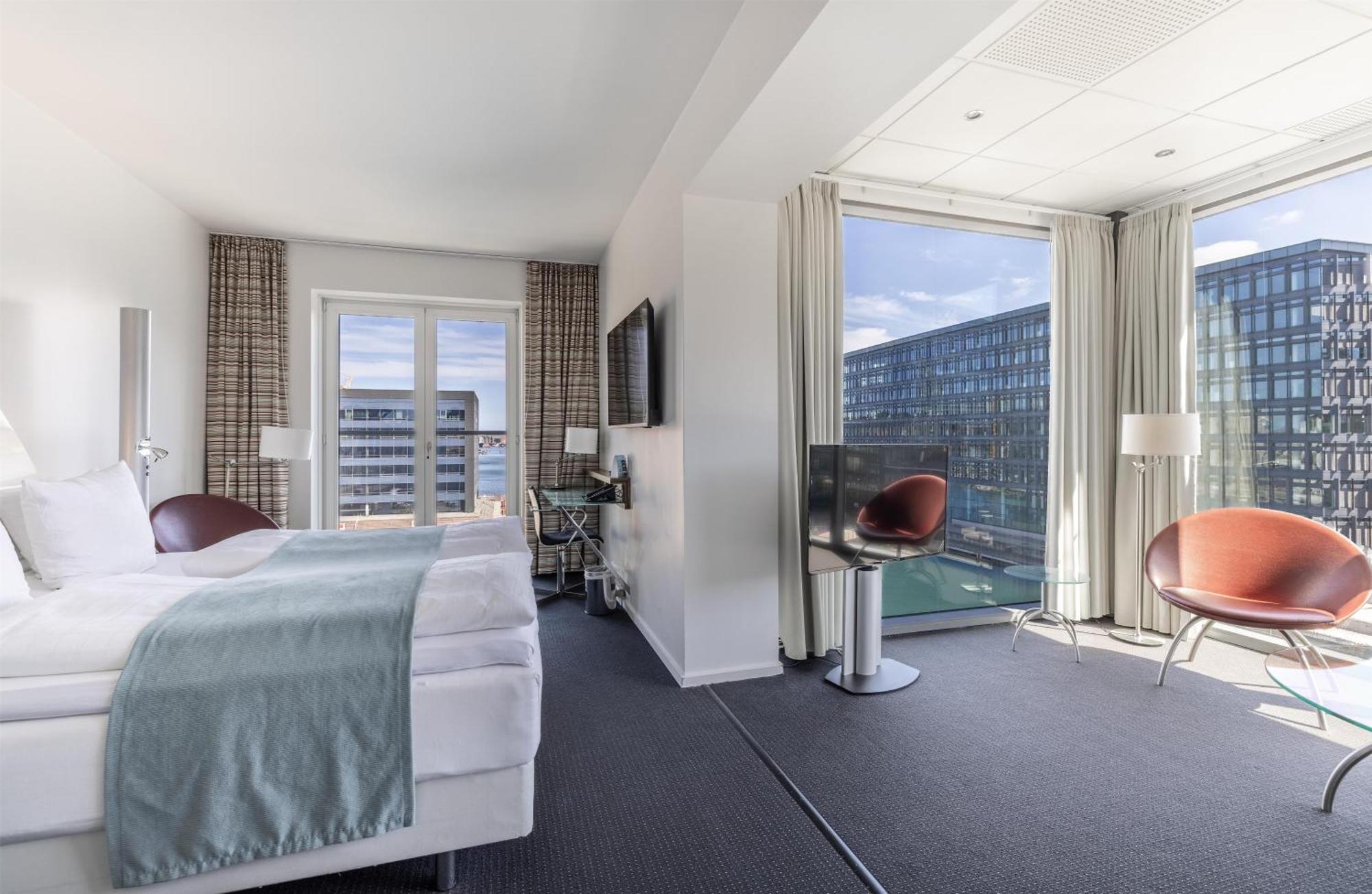 Suite w/ Canal View & Lounge access
