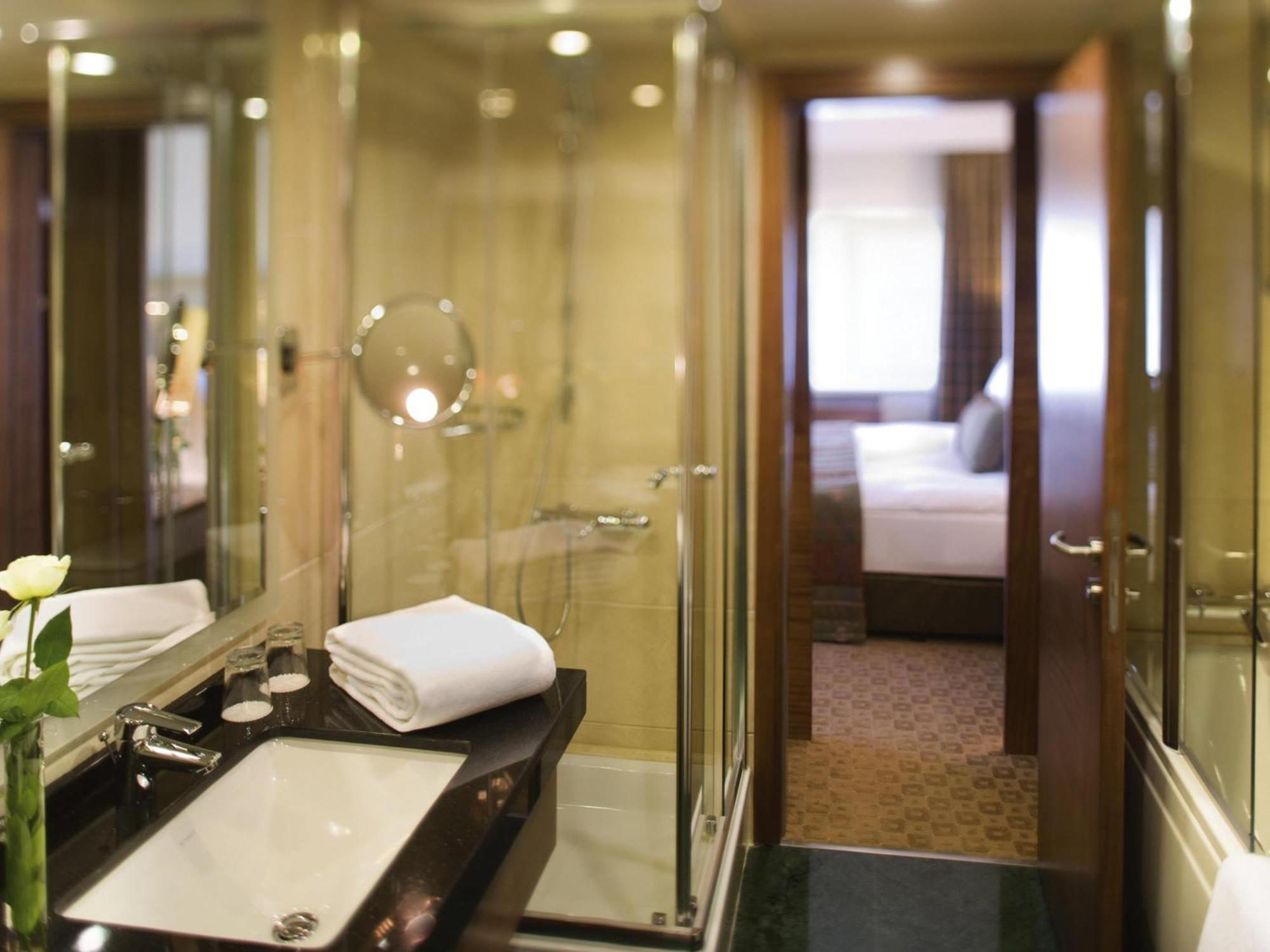 Junior King Suite