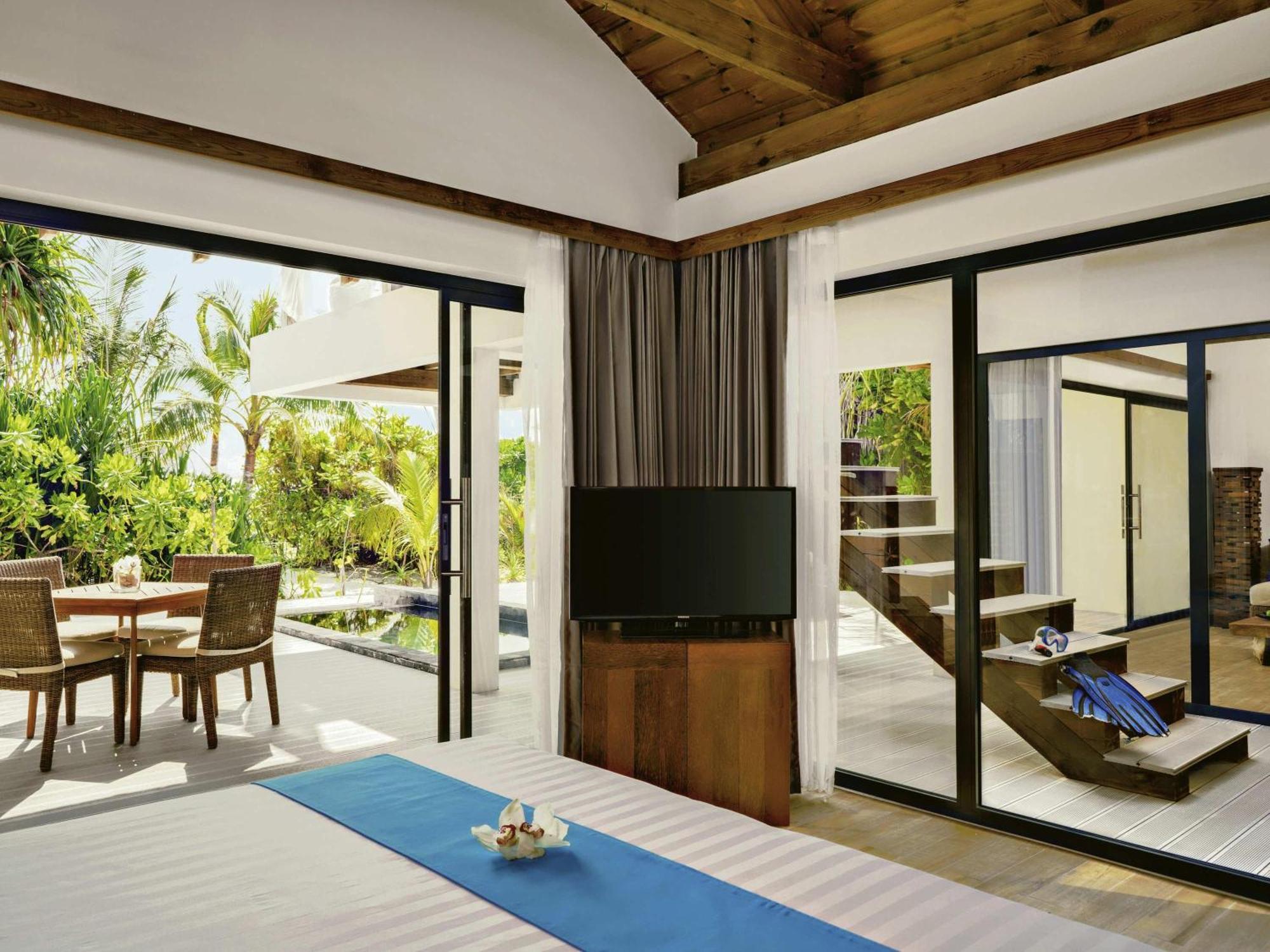 Beach Pool Villa Sunset Living space Sunbed & Swing daily flow chocolate hour snorkeling gear & non-motorized water sports