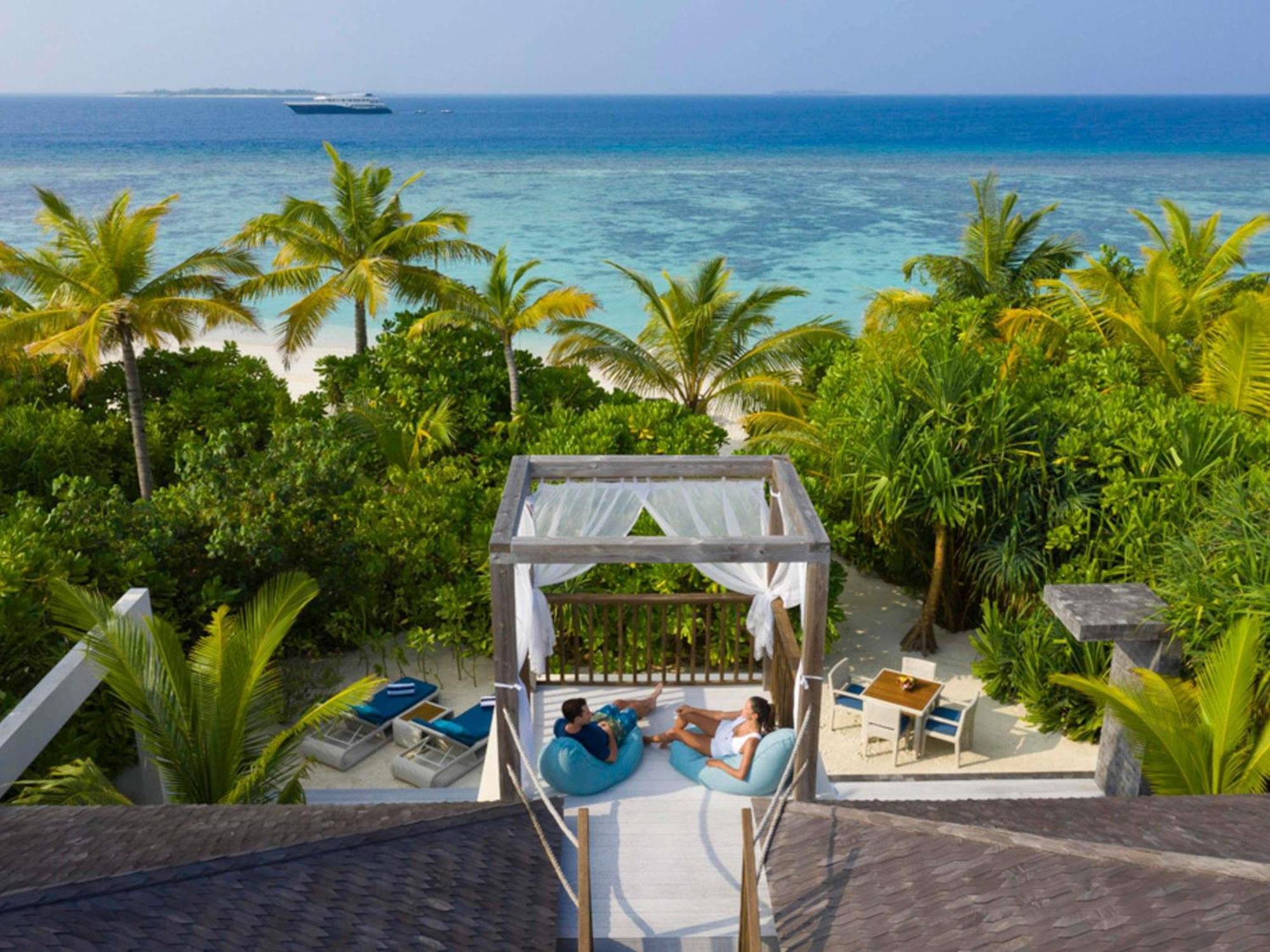 Beach Pool Villa DELUXE Living space large sandy beach daily flow chocolate hour snorkeling gear & non-motorized water sports