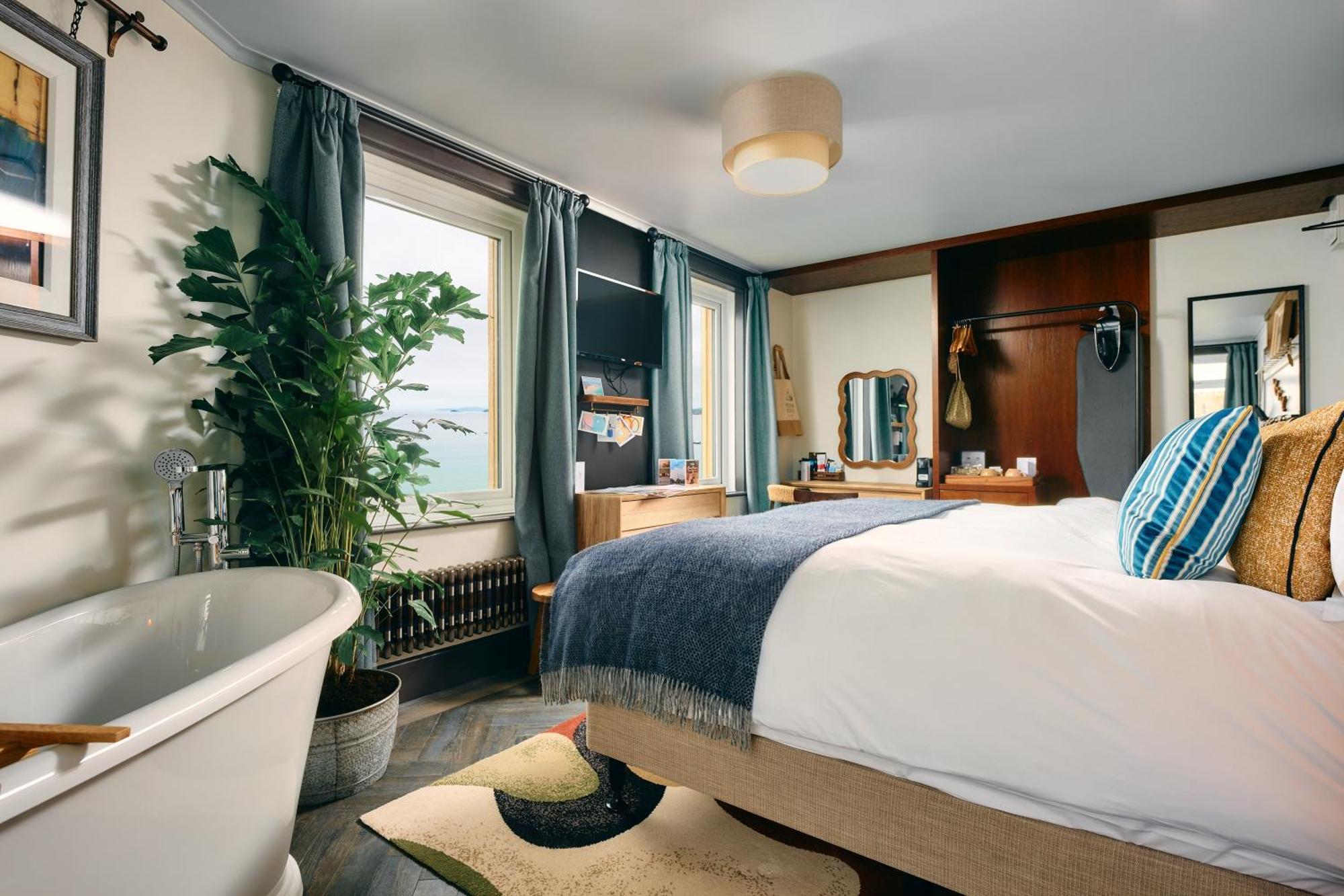 Deluxe Suite