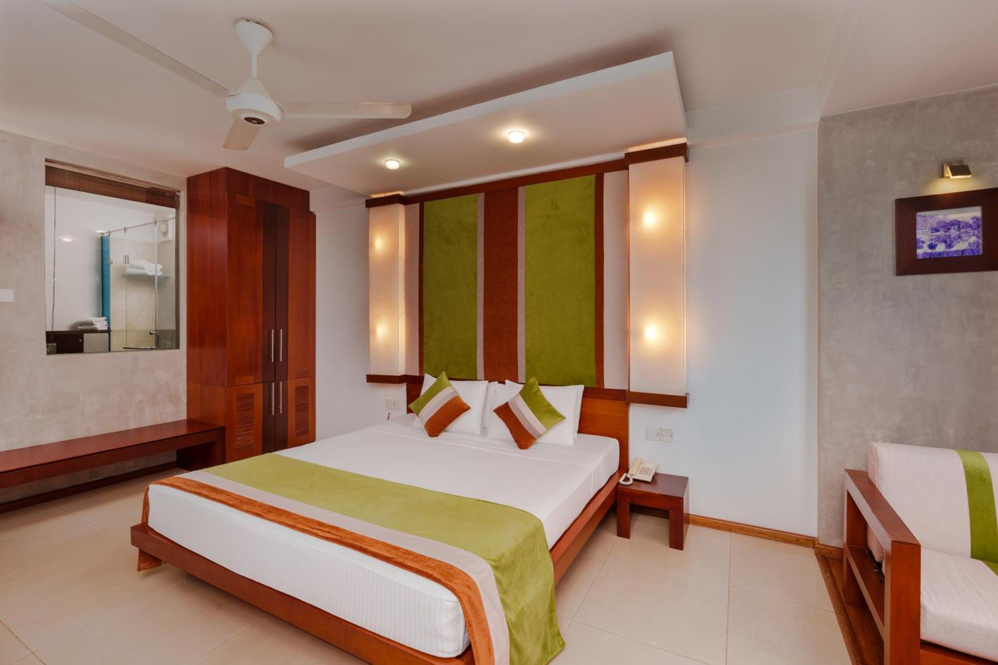 Deluxe King Room