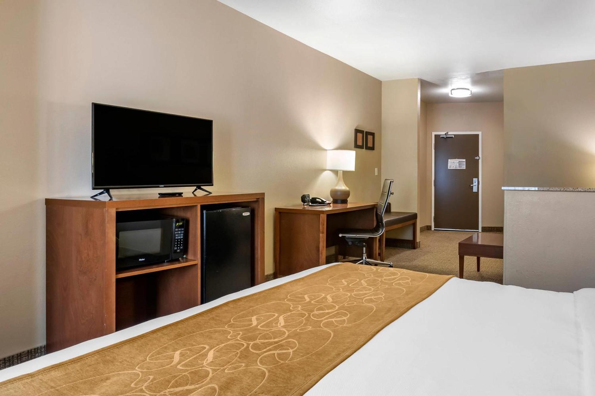 King Room Accessible or Non-Smoking