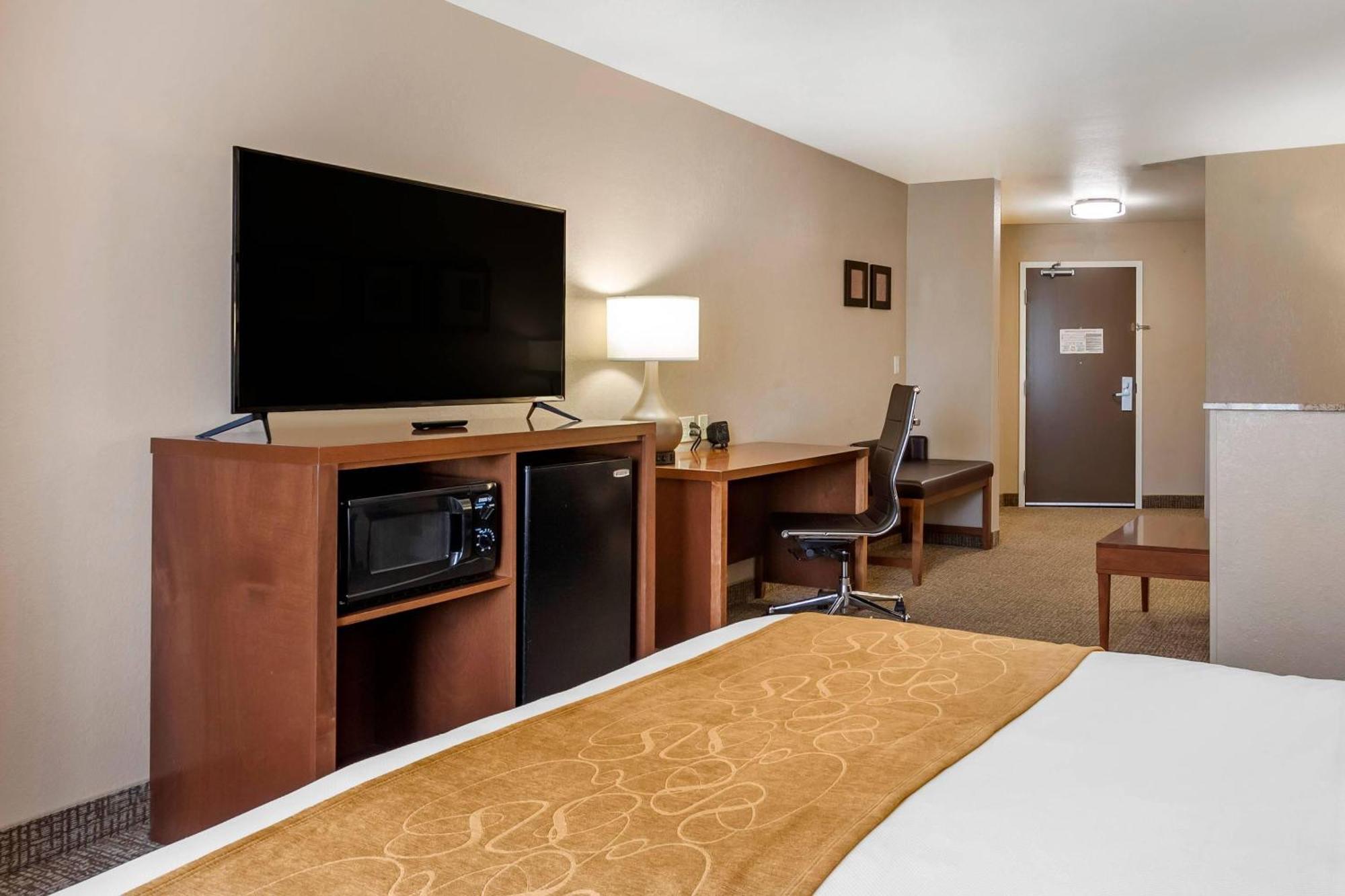 King Room Accessible or Non-Smoking