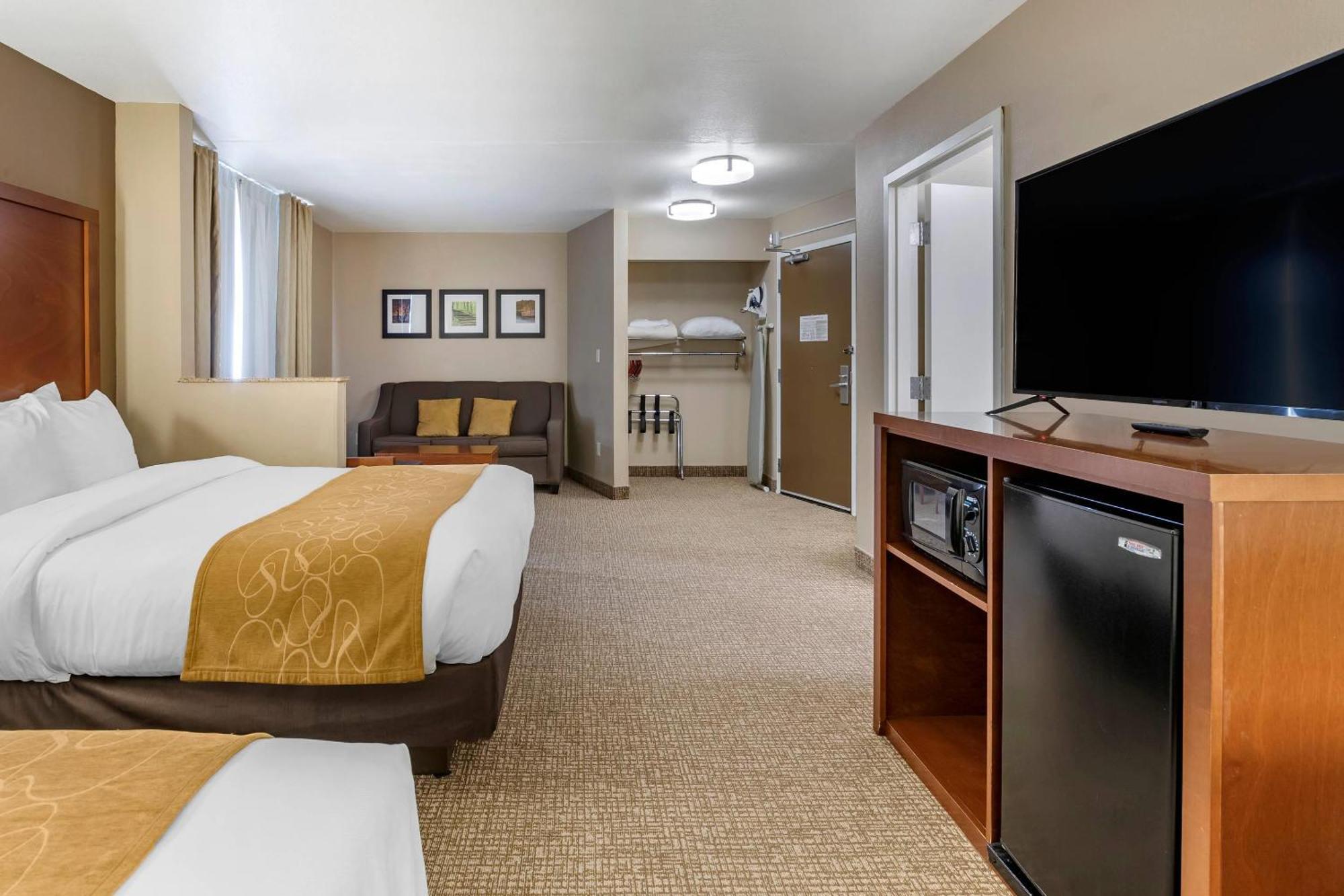 Queen Room Two Queen Beds Accessible or Non-Smoking