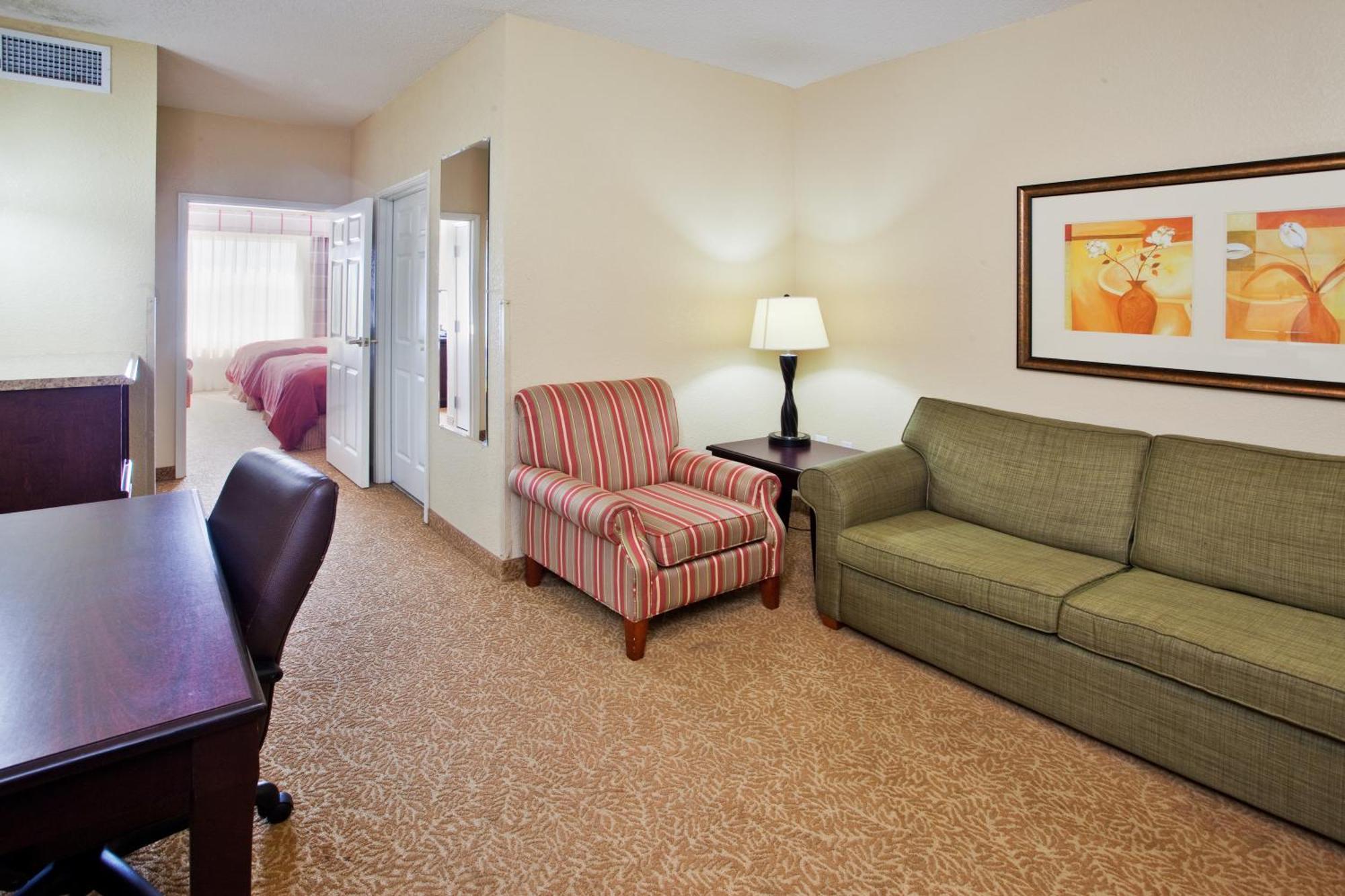 One-Bedroom King Suite with Sofa Bed - Non-Smoking