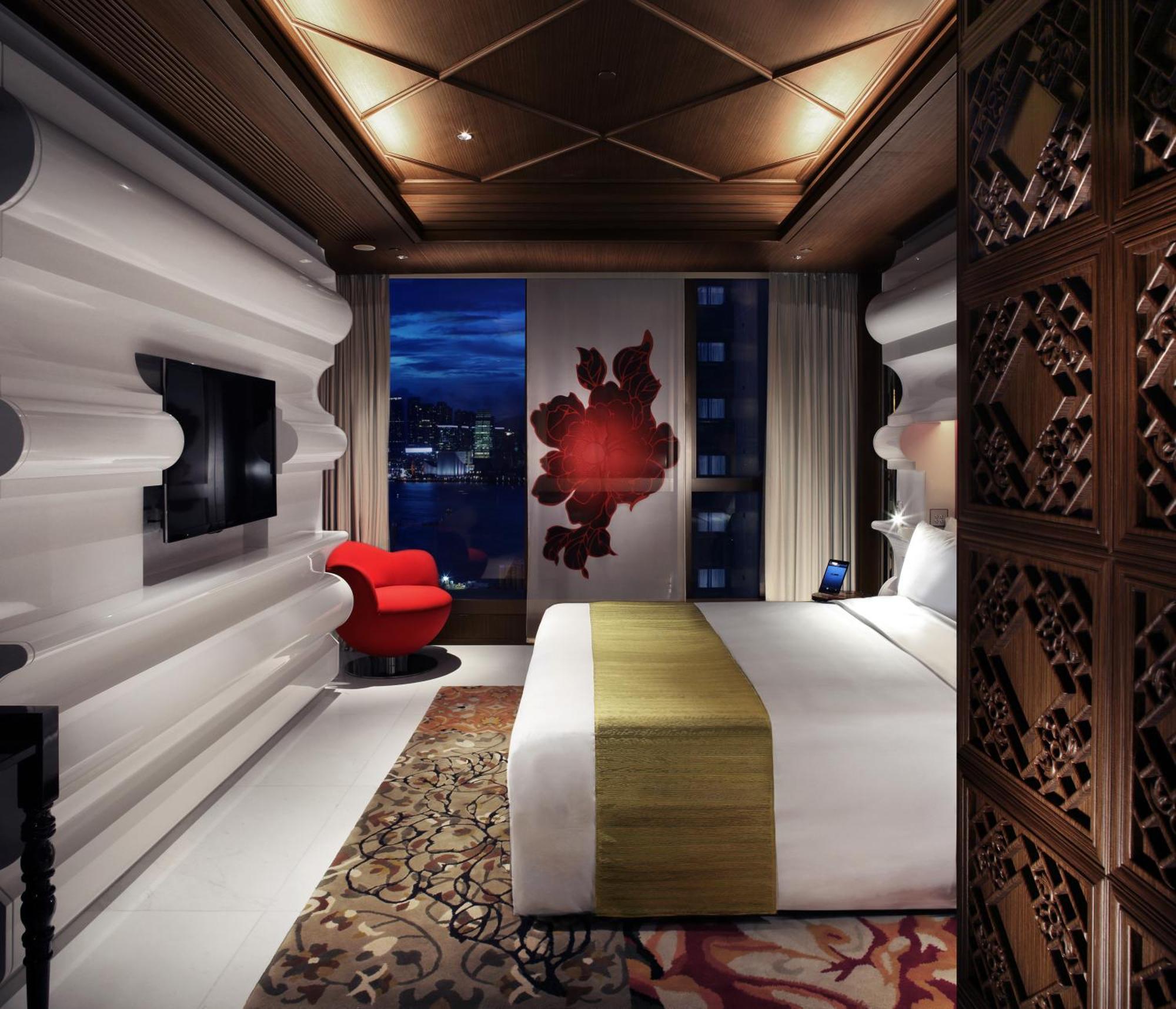 Half Moon King Room with Partial Harbour View