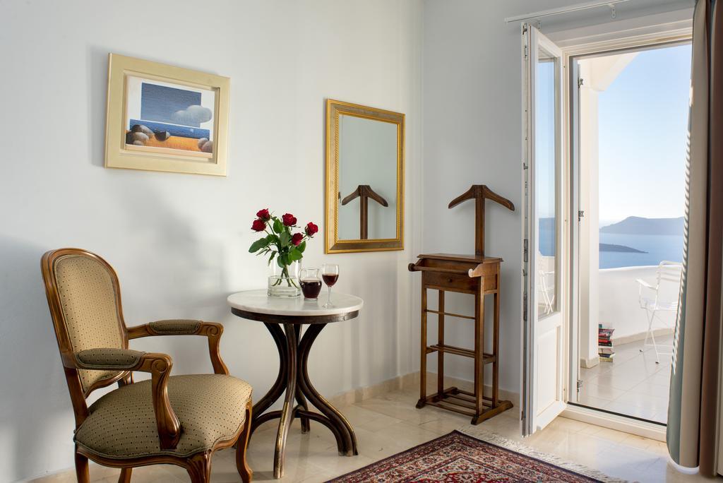 Triple Room with Caldera View