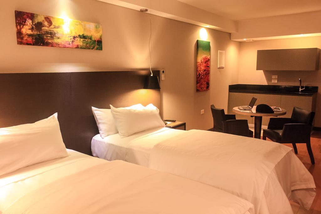 Quarto com 2 Camas de Solteiro
