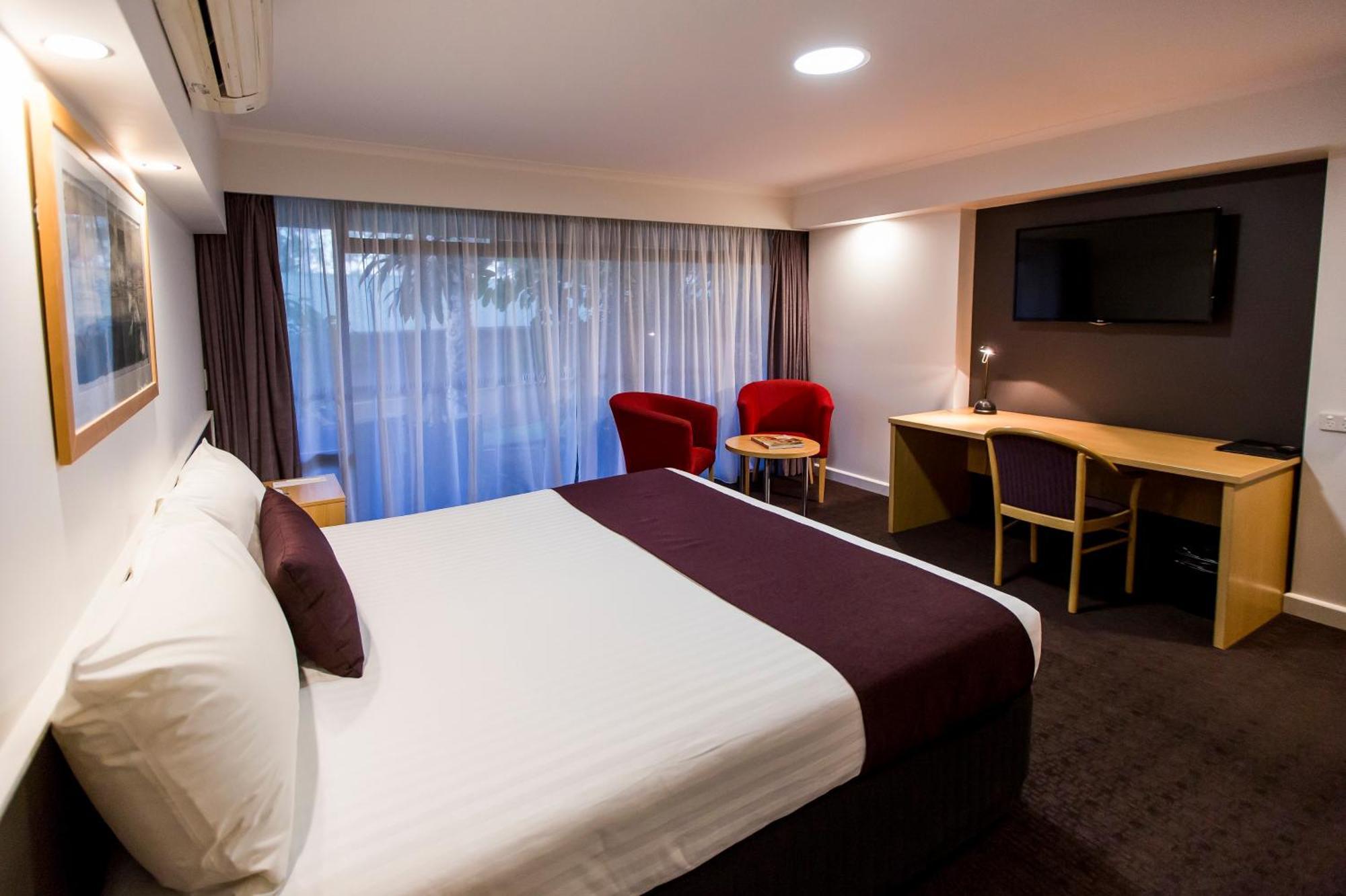 Standard Queen Room