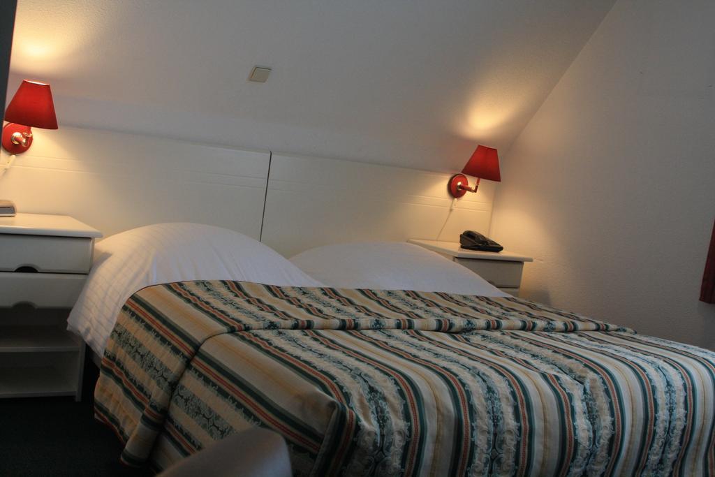 Triple Room Bath,908427994:JPEG
