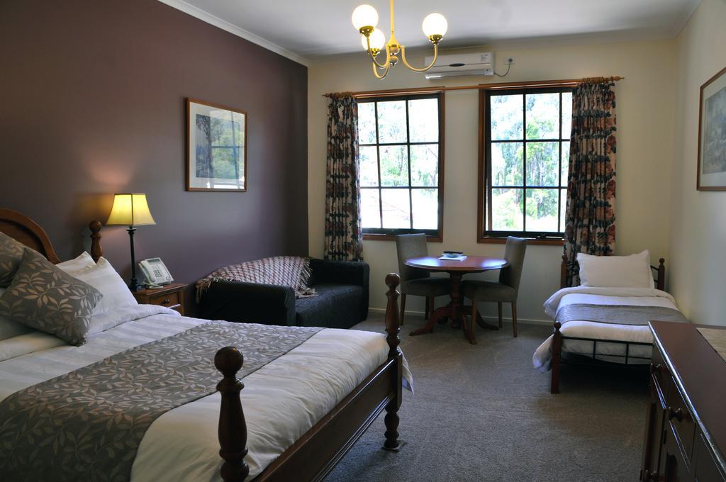 Premier Queen Room