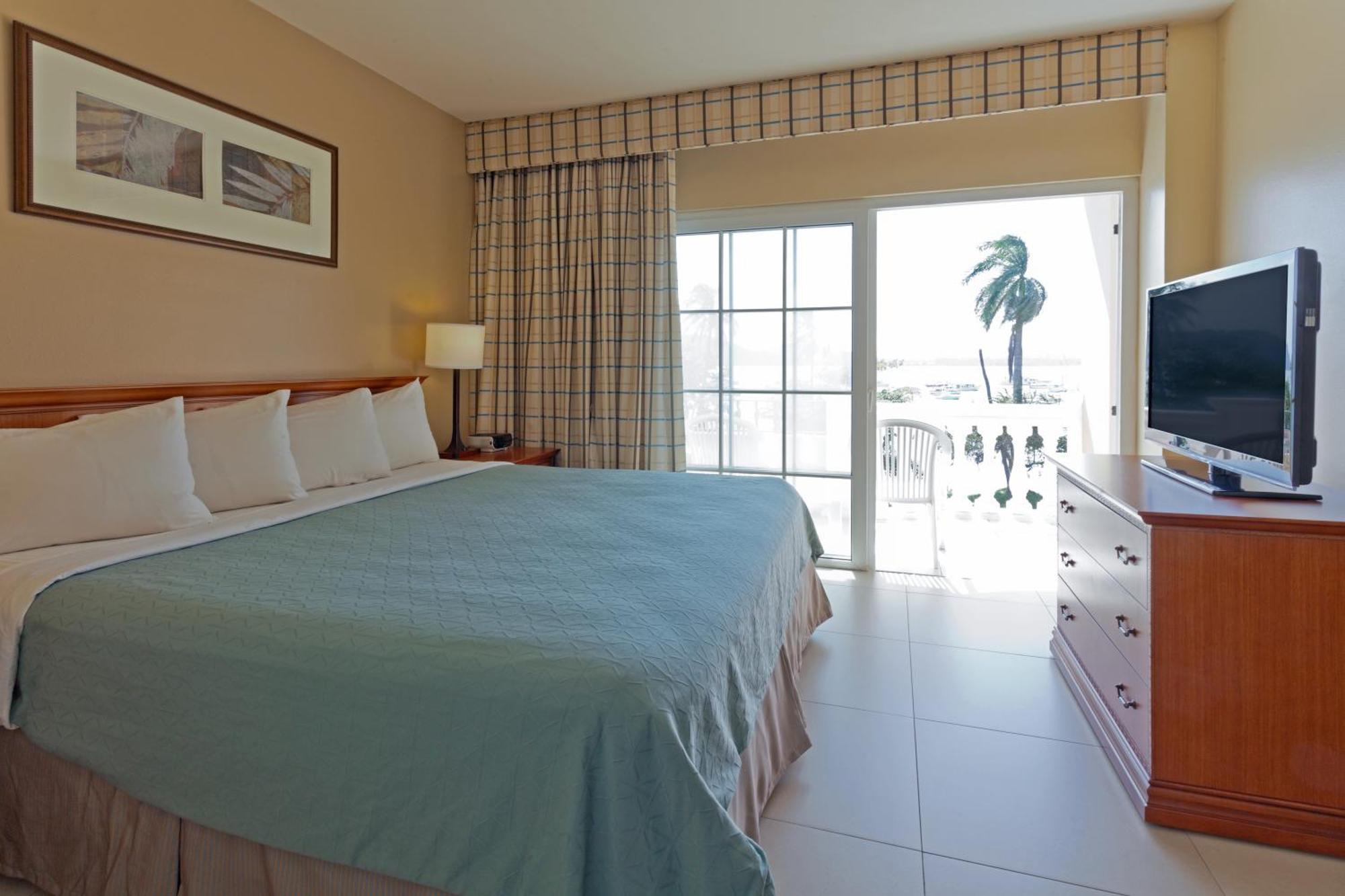 One-Bedroom King Suite with Ocean View - Non-Smoking