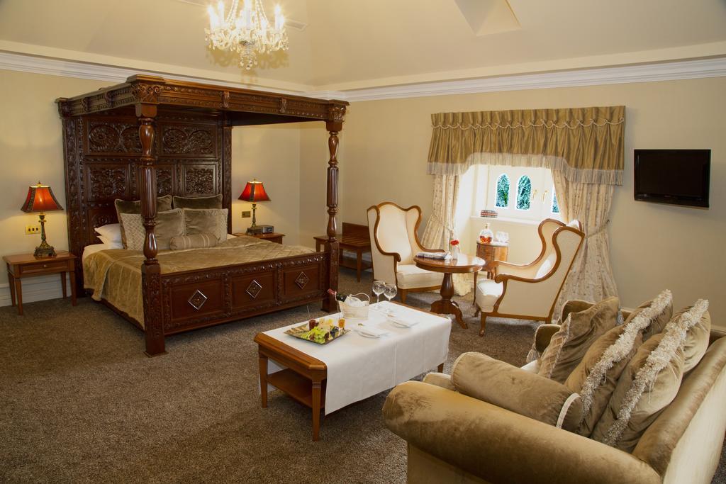 Castle Suite,224485997:JPEG