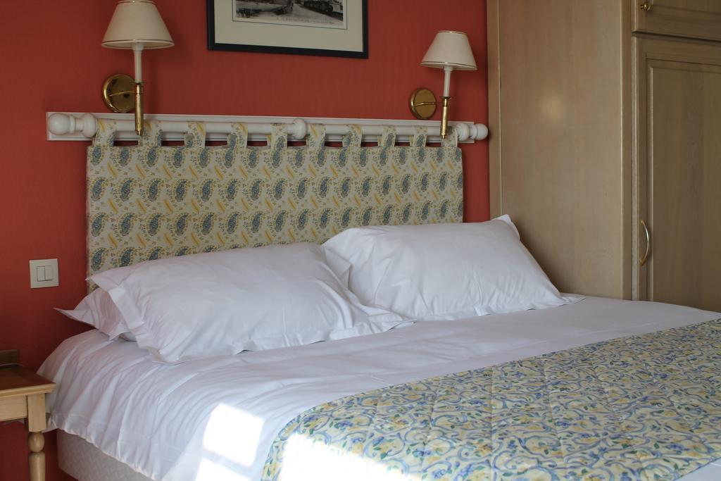 Double Room Court View,1199618821:JPEG