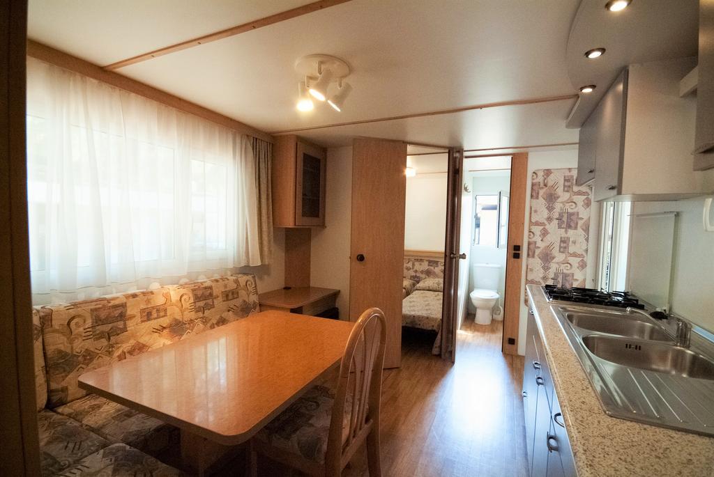 Mobile Home Kitchen,239969217:JPEG